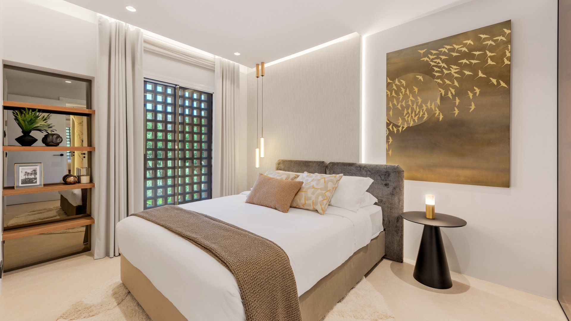 Stunning high end penthouse with spectacular sea views on the beachfront in Marbella East