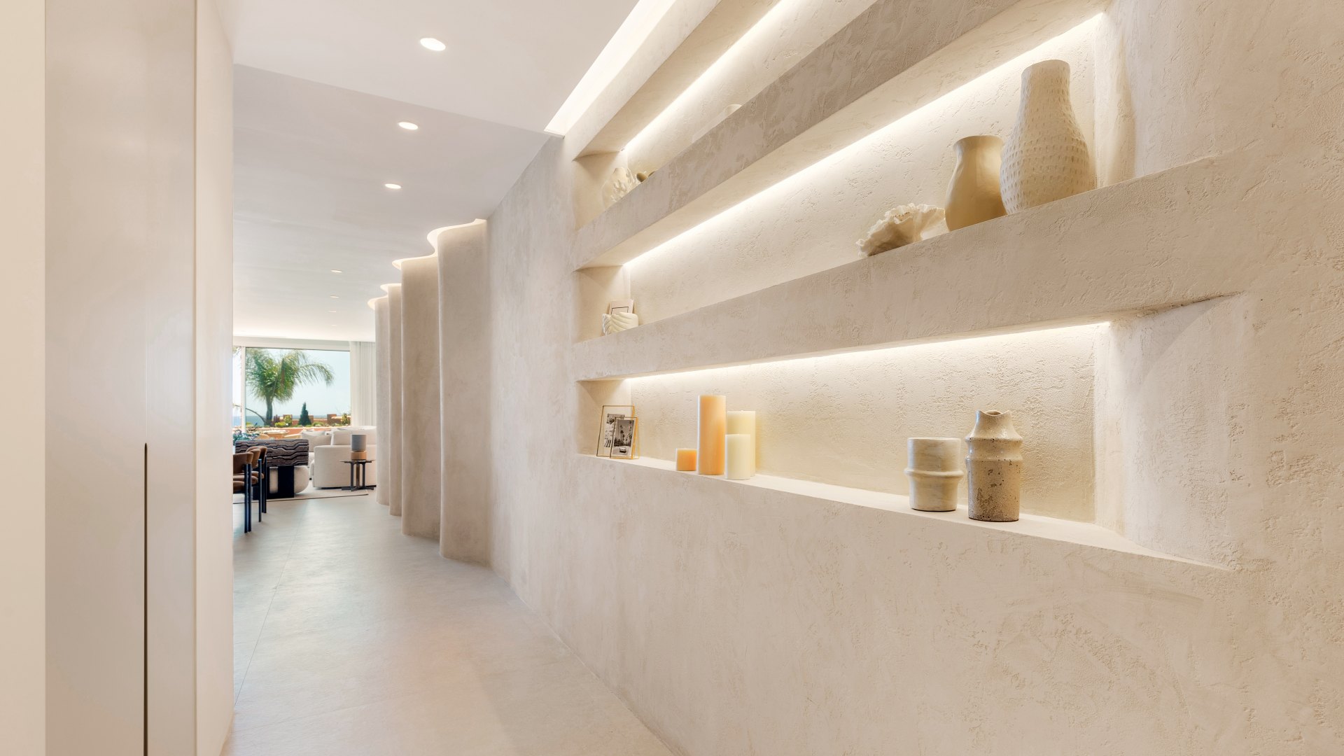 Stunning high end penthouse with spectacular sea views on the beachfront in Marbella East