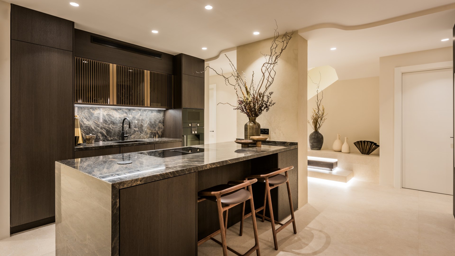 Stunning high end penthouse with spectacular sea views on the beachfront in Marbella East