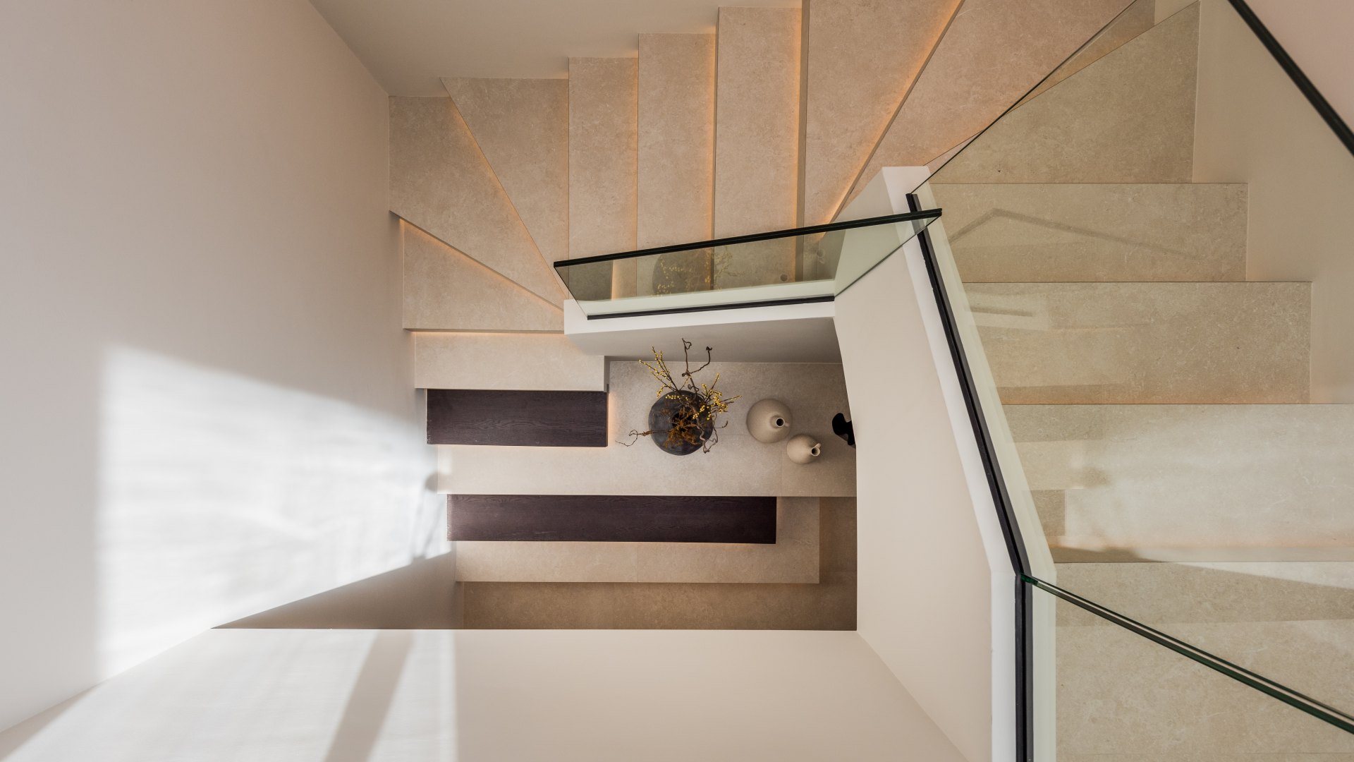 Stunning high end penthouse with spectacular sea views on the beachfront in Marbella East