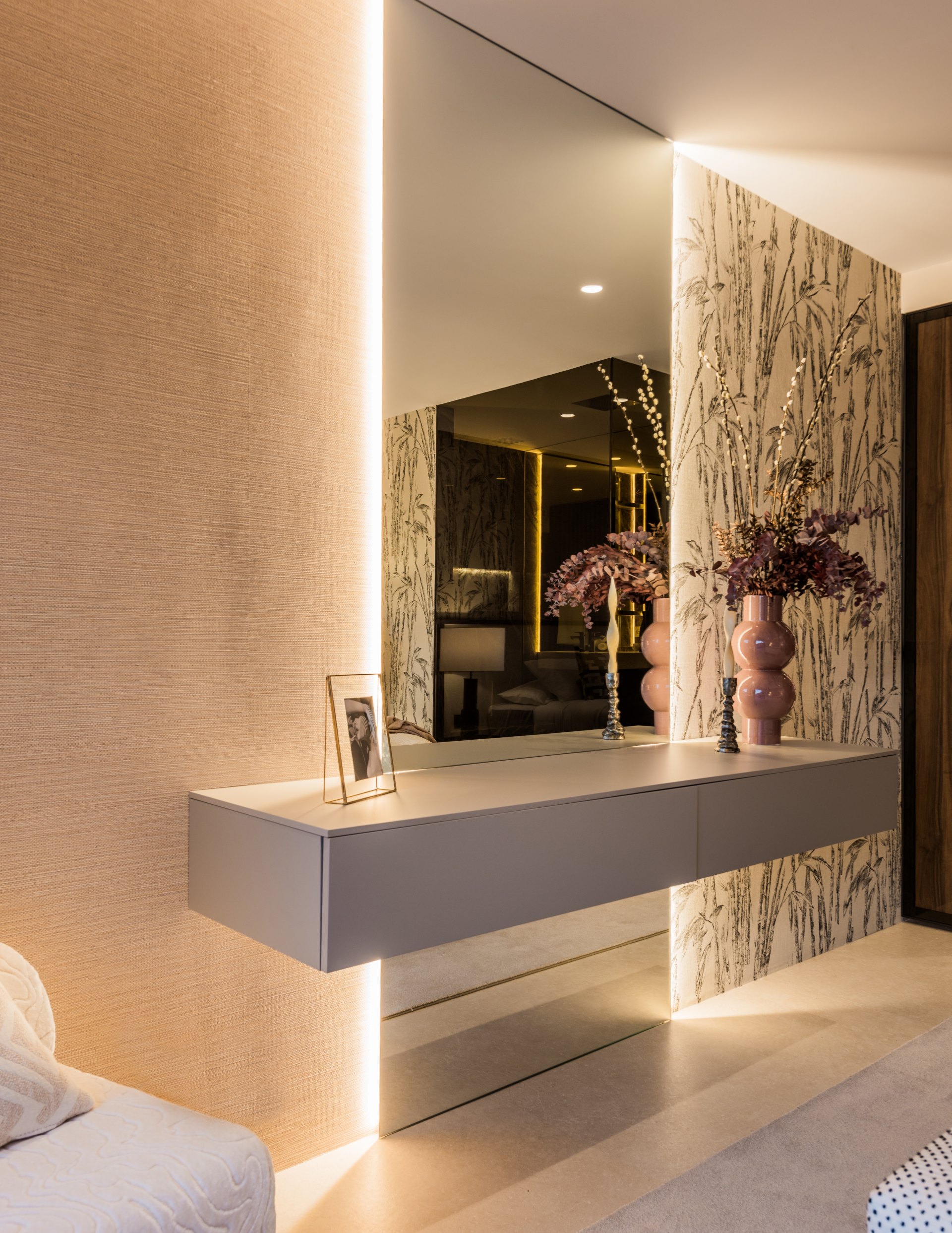 Stunning high end penthouse with spectacular sea views on the beachfront in Marbella East