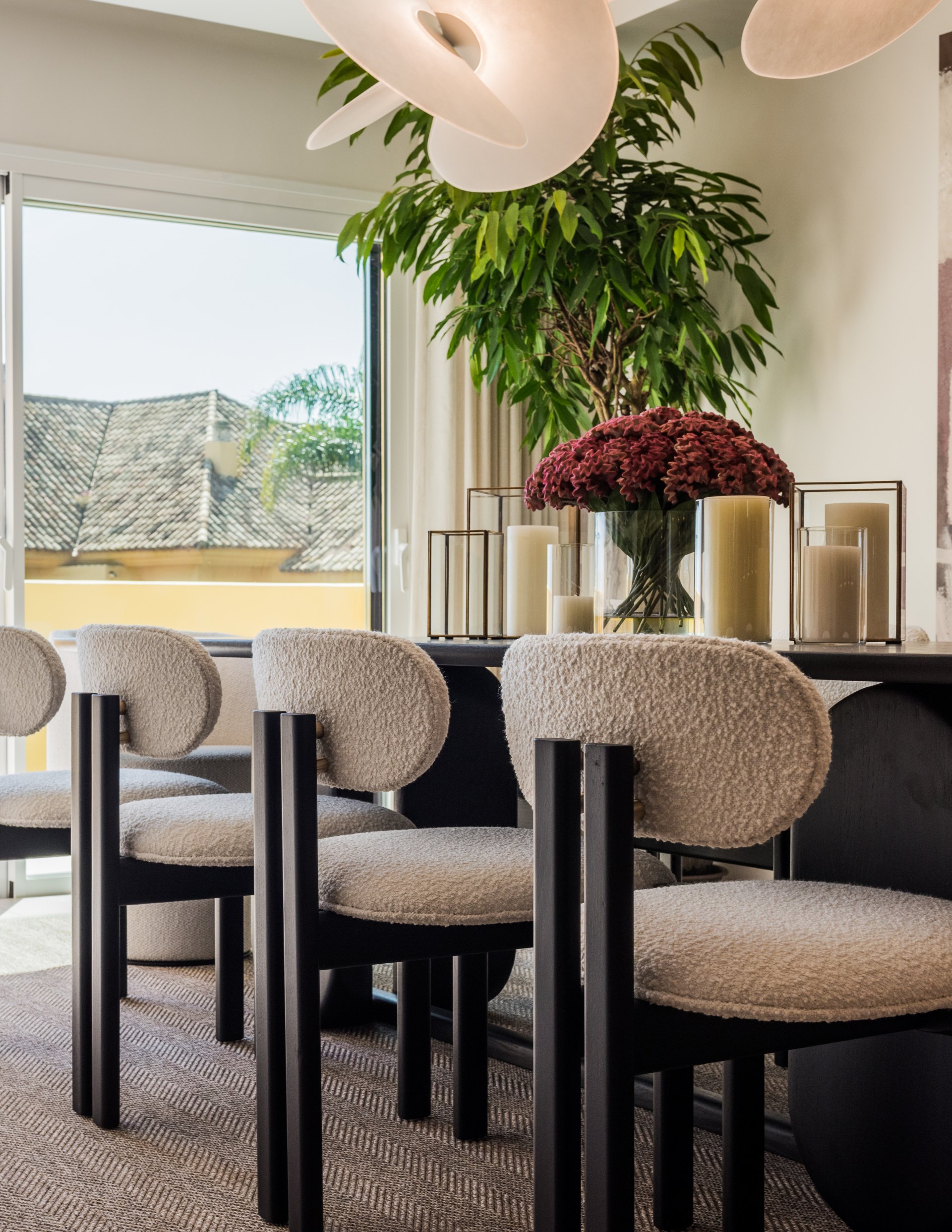 Excepcional ático dúplex con acceso directo a playa y vistas panorámicas al mar en Rio Real, Marbella Este