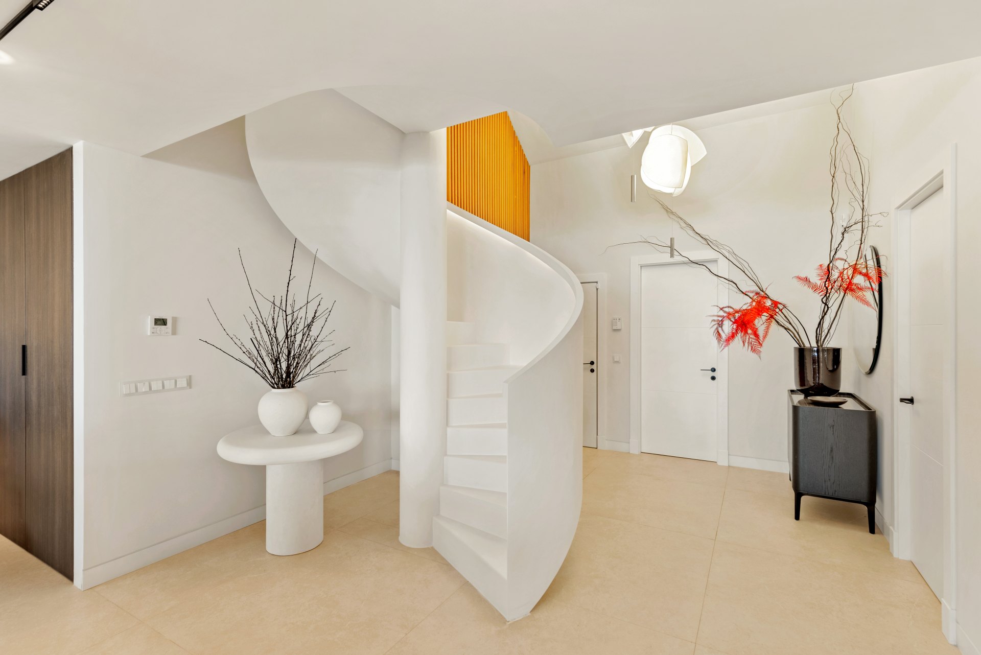 Excepcional ático dúplex con acceso directo a playa y vistas panorámicas al mar en Rio Real, Marbella Este