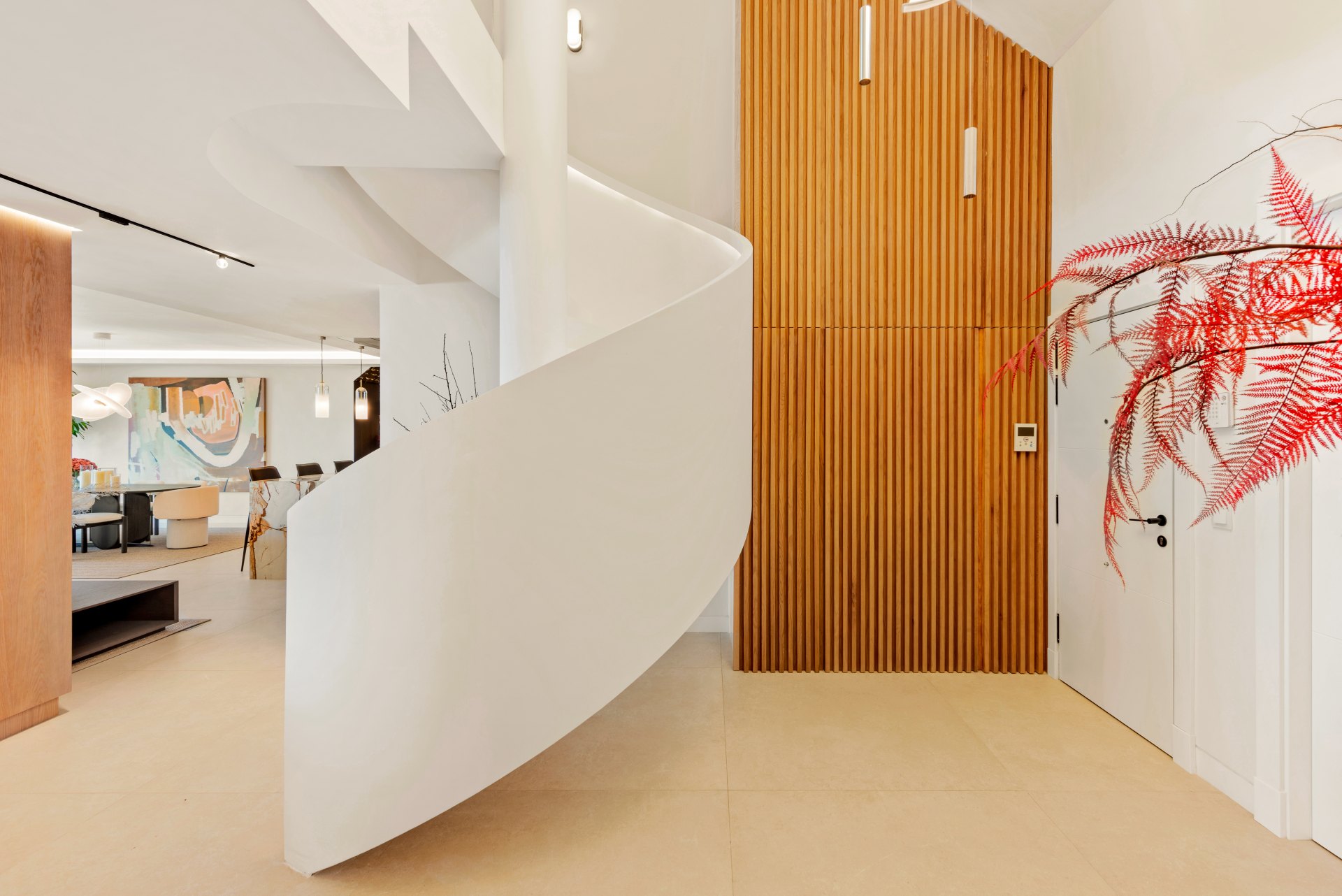 Excepcional ático dúplex con acceso directo a playa y vistas panorámicas al mar en Rio Real, Marbella Este