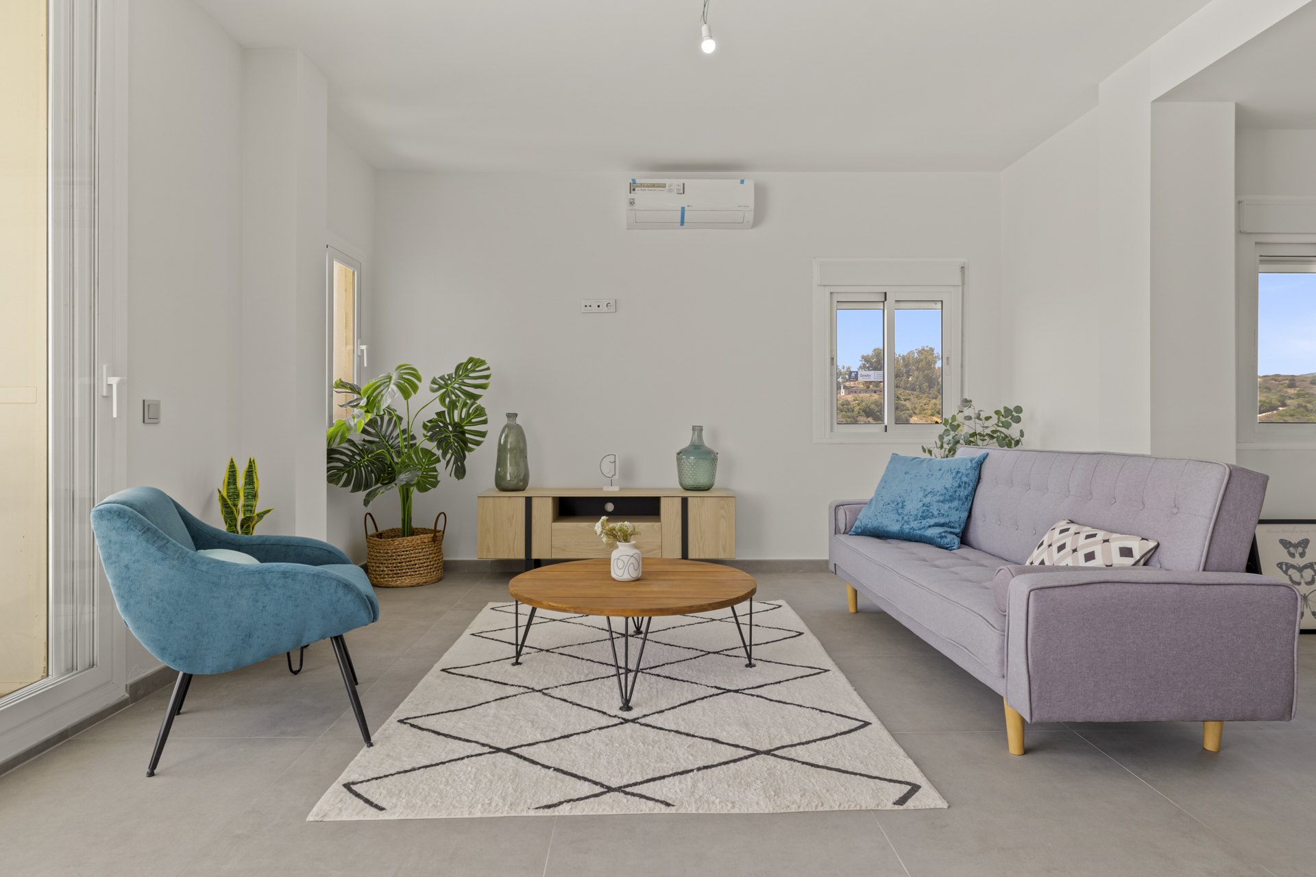 Espectaculares vistas y acceso directo a la playa desde este Atico Duplex en Estepona