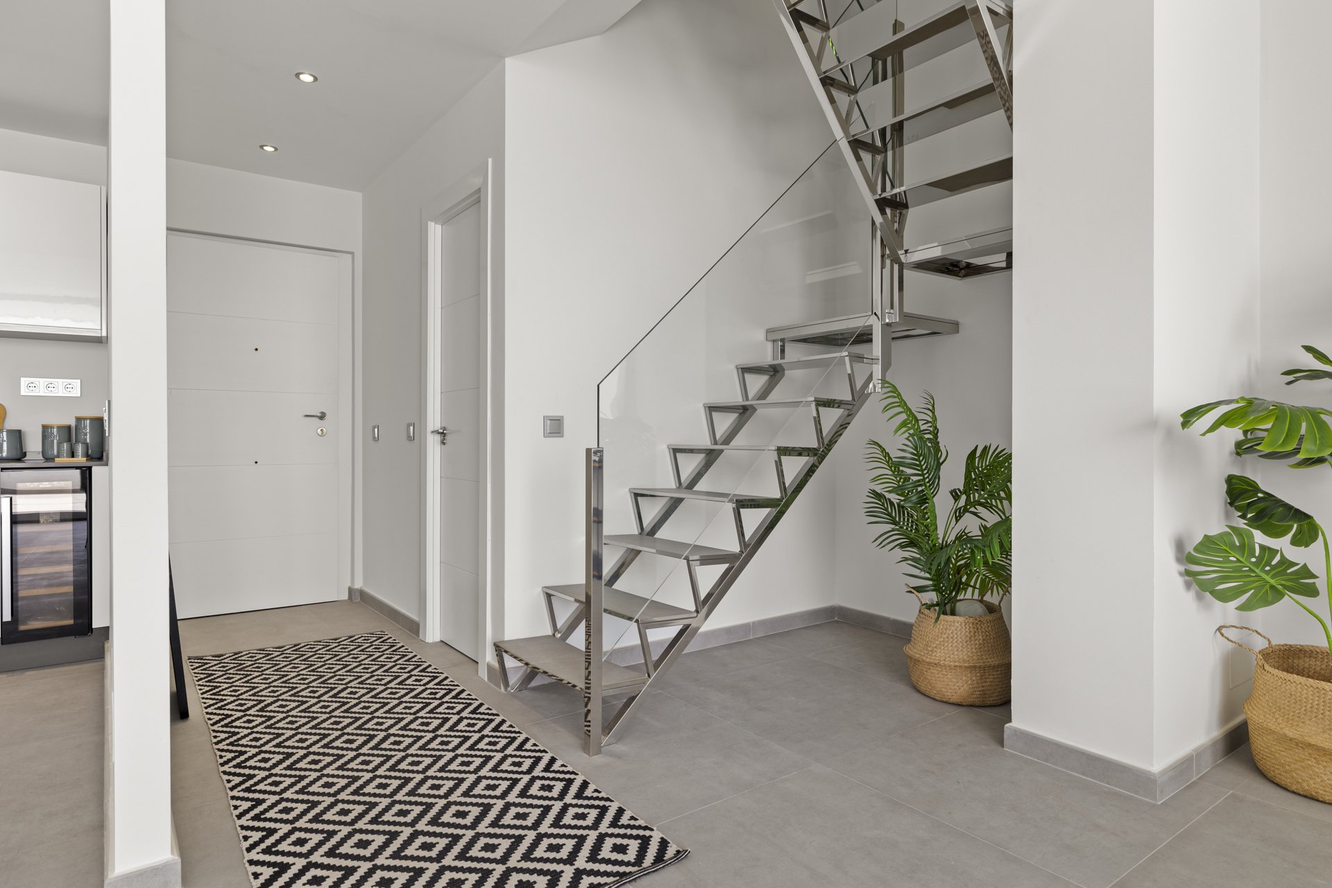 Espectaculares vistas y acceso directo a la playa desde este Atico Duplex en Estepona