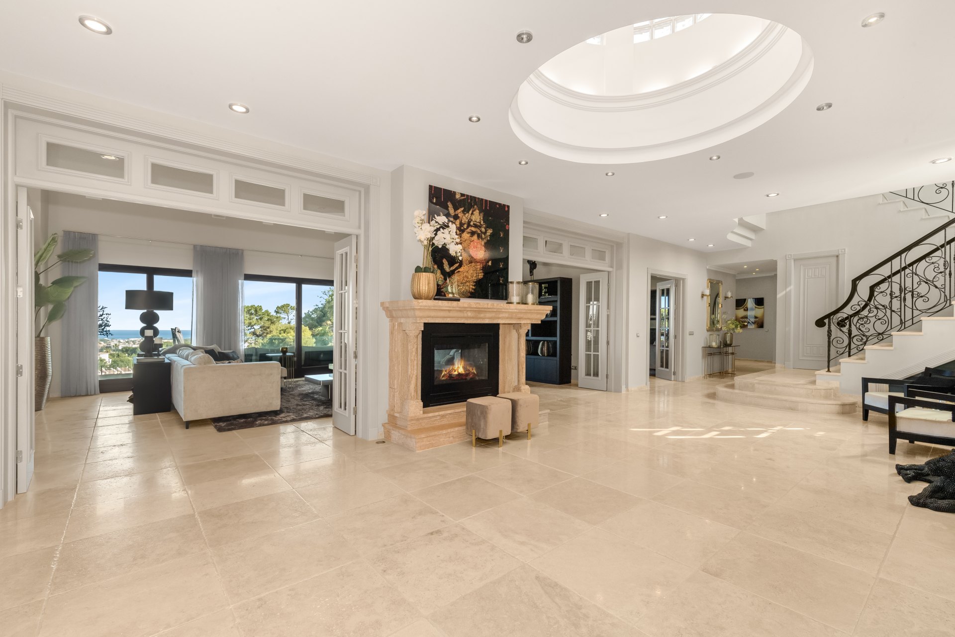 Exquisite luxury villa with panoramic views in El Herrojo Alto, La Quinta, Benahavís