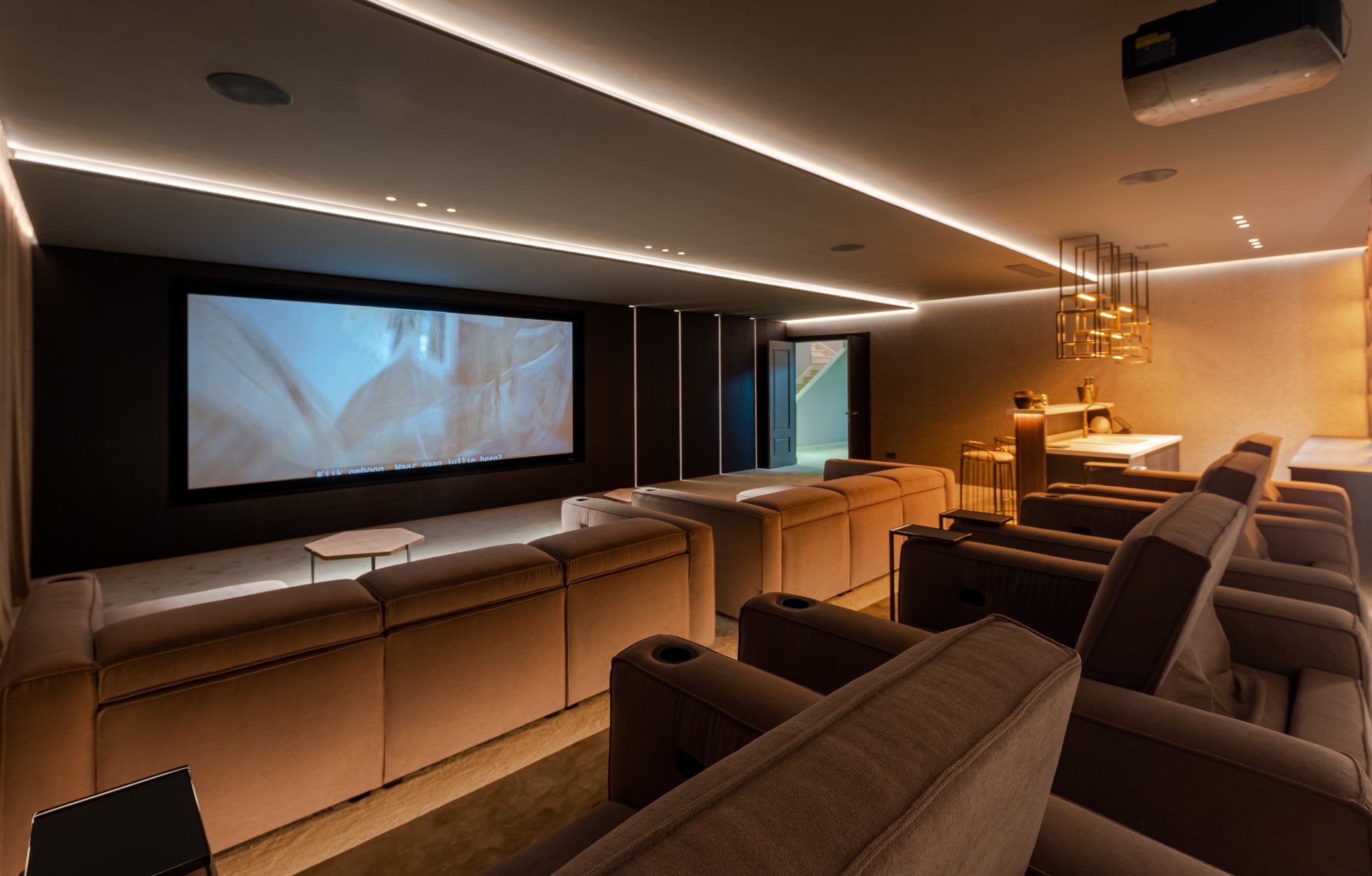 Exquisite luxury villa with panoramic views in El Herrojo Alto, La Quinta, Benahavís