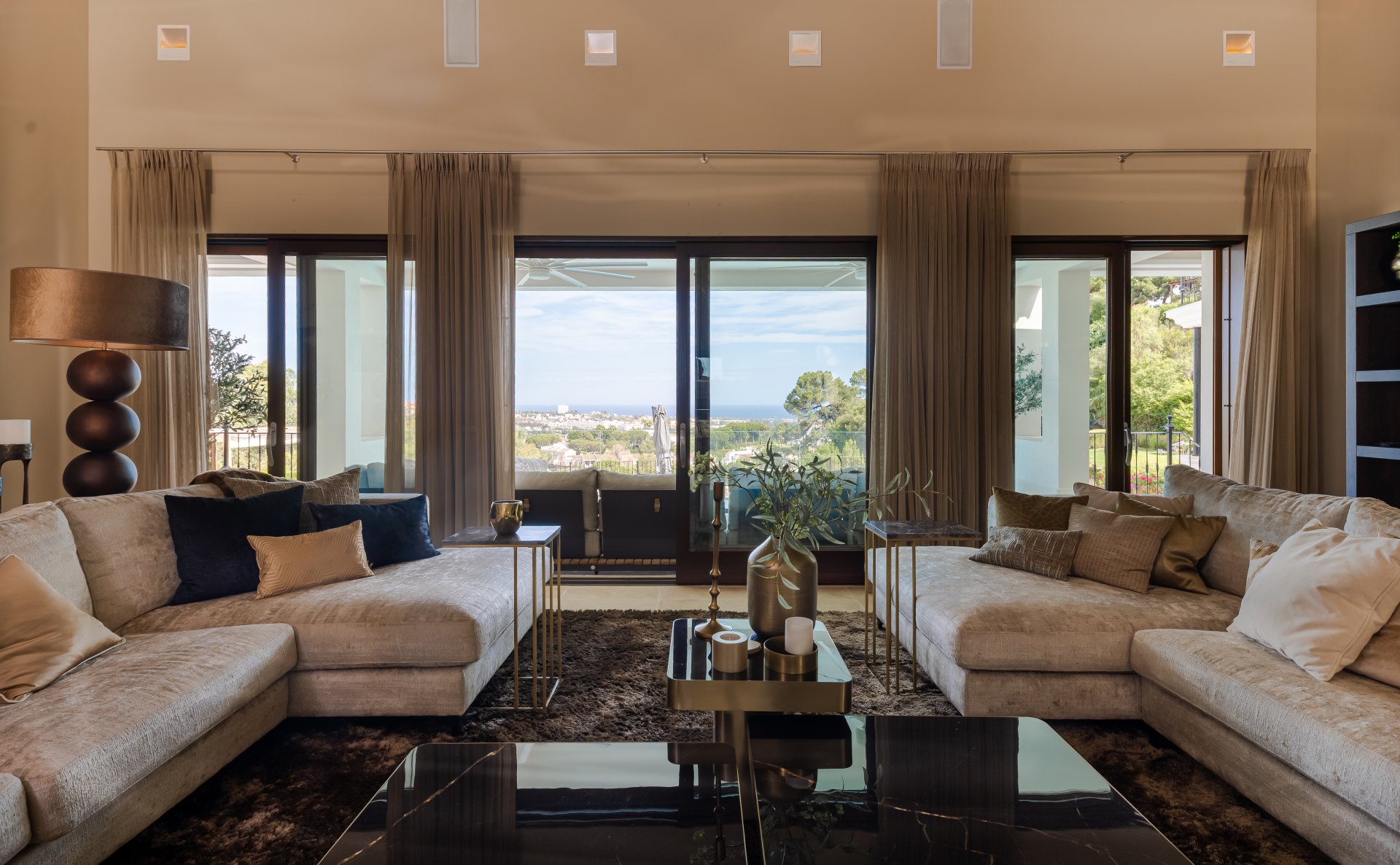 Exquisite luxury villa with panoramic views in El Herrojo Alto, La Quinta, Benahavís