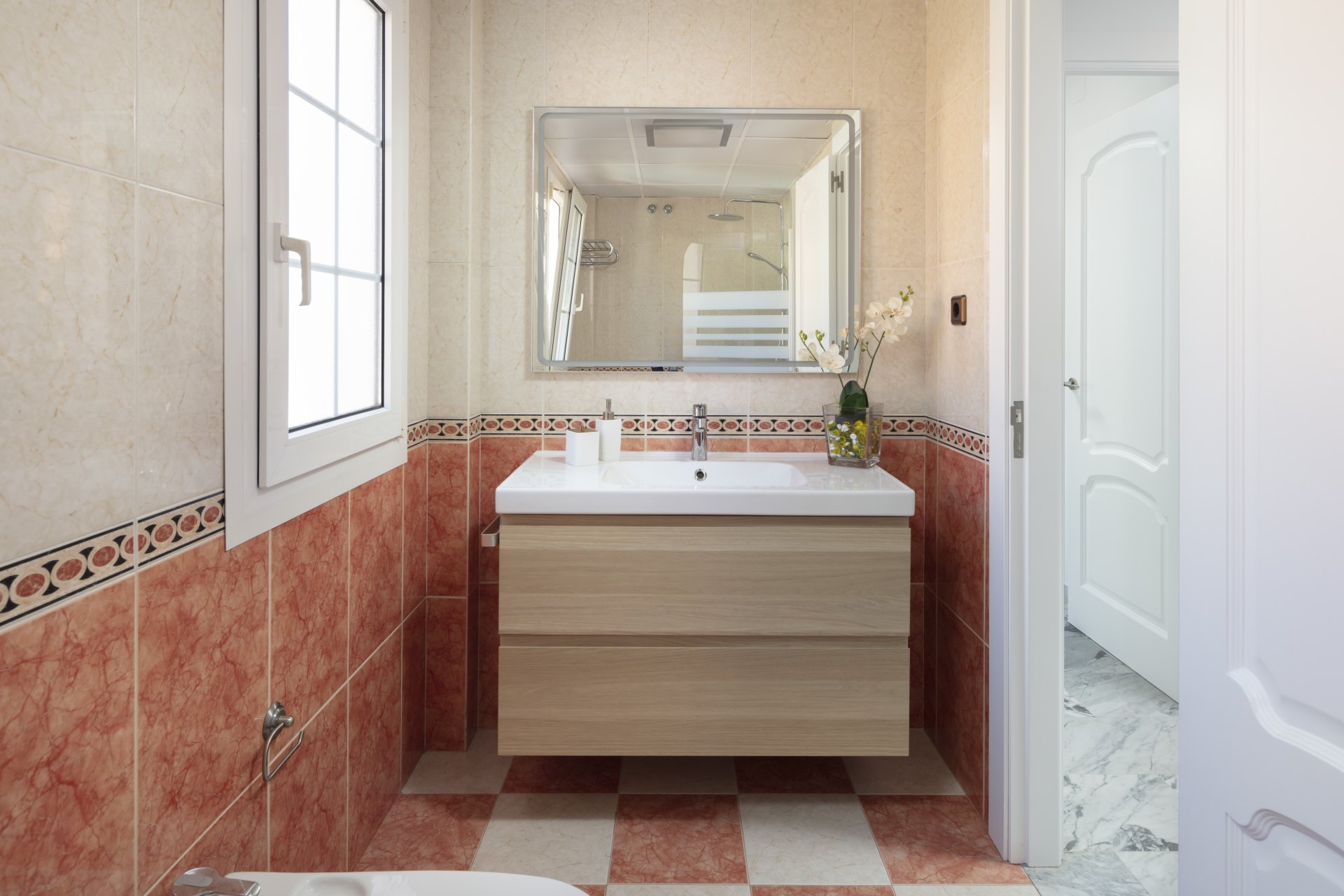 Charming semi-detached house in bajo Limonar