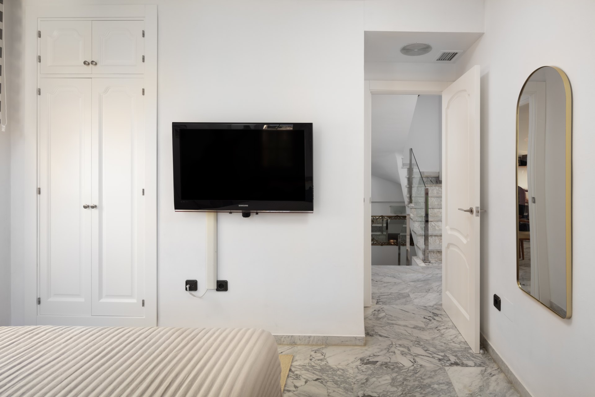 Charming semi-detached house in bajo Limonar