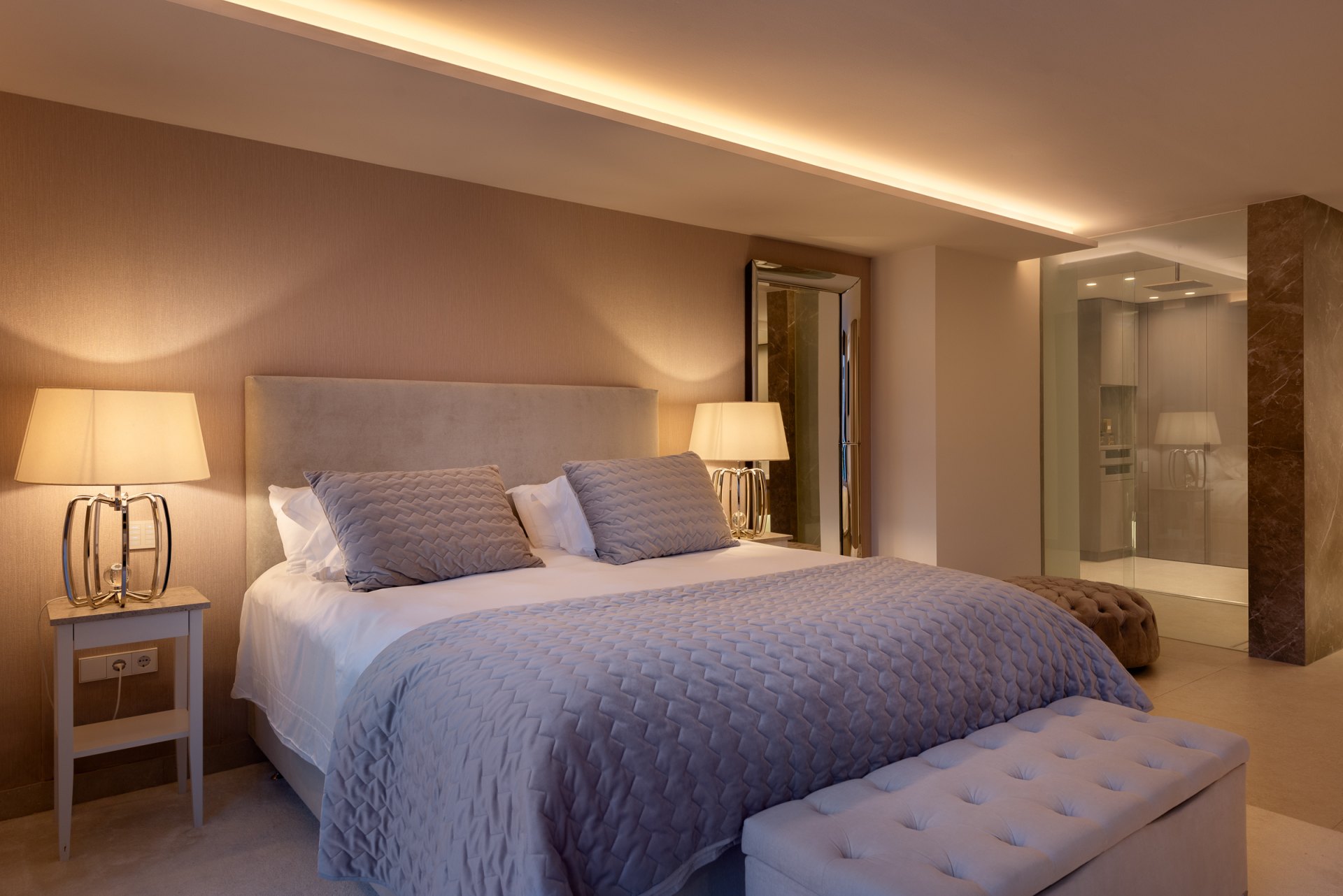 Imponente villa con increíbles vistas panorámicas en pleno corazón del valle de golf en Aloha, Nueva Andalucía