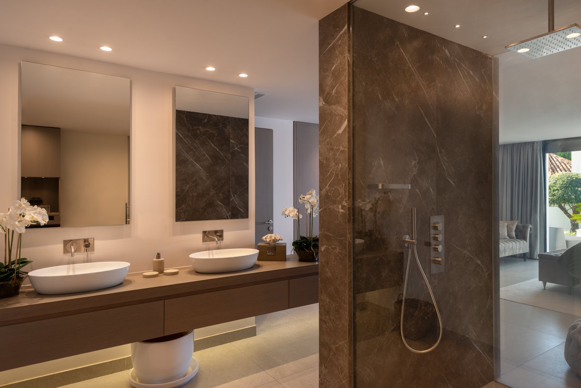 Imponente villa con increíbles vistas panorámicas en pleno corazón del valle de golf en Aloha, Nueva Andalucía