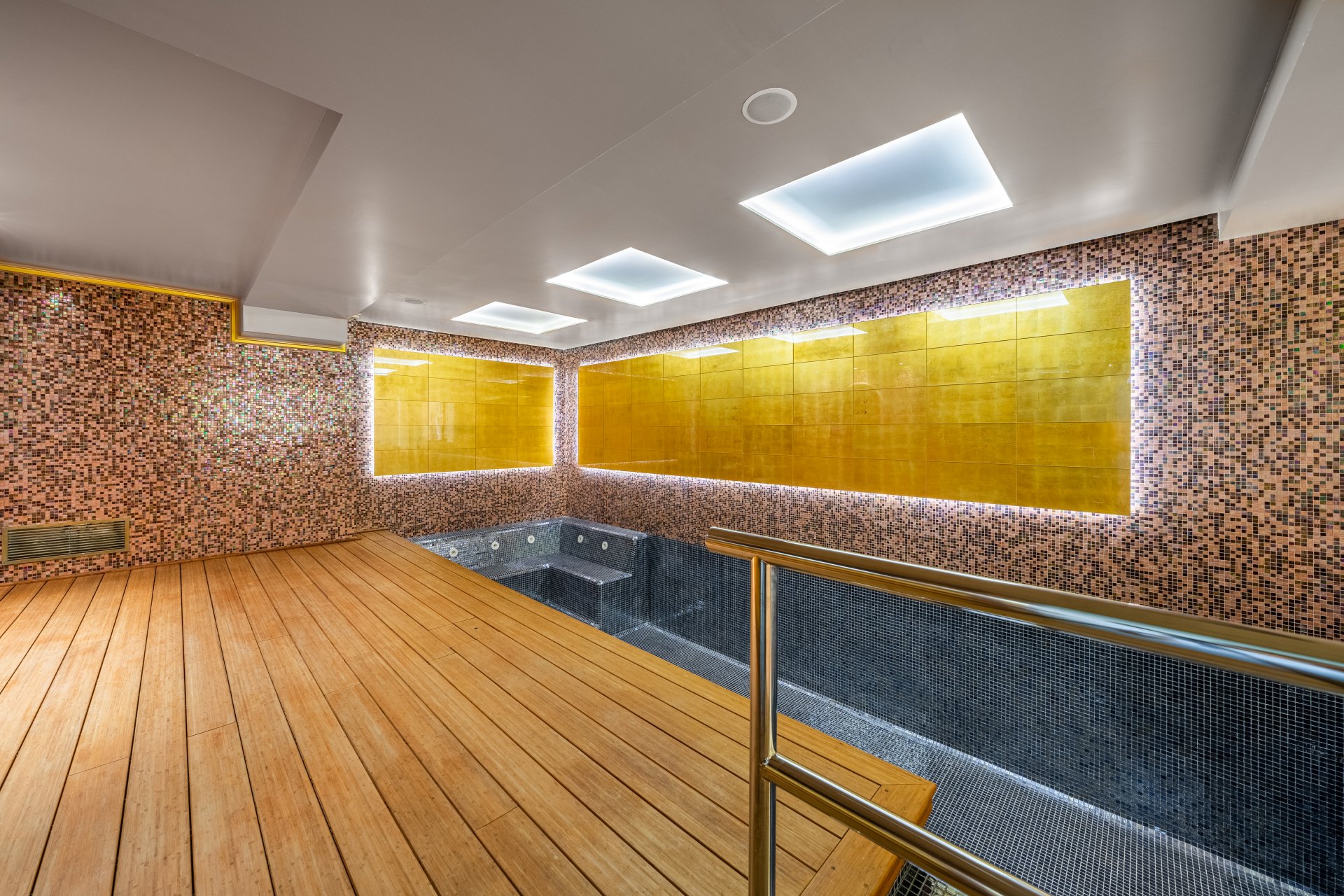 Preciosa villa en Marbella Este con vistas panorámicas