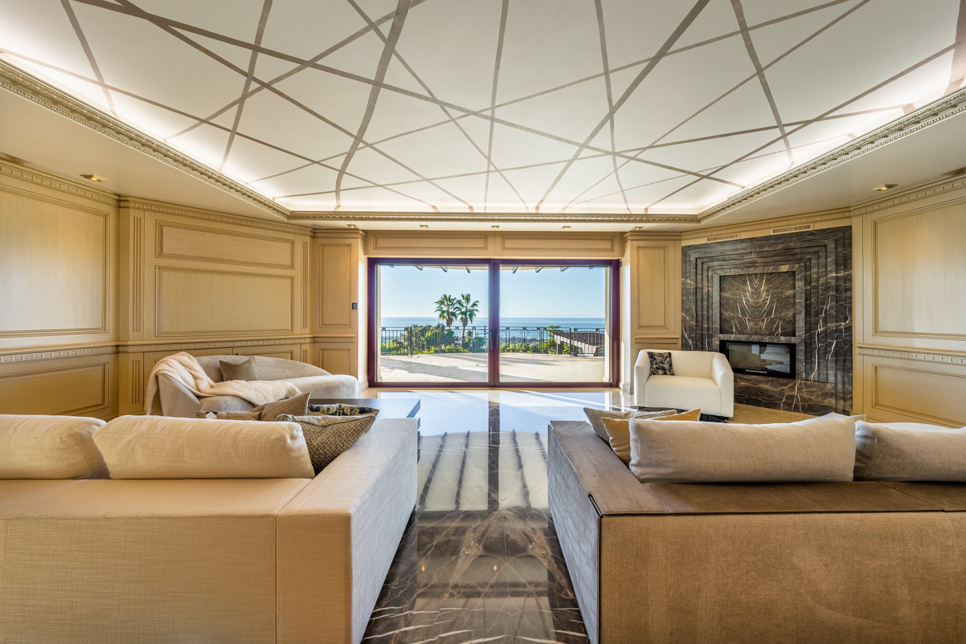 Preciosa villa en Marbella Este con vistas panorámicas