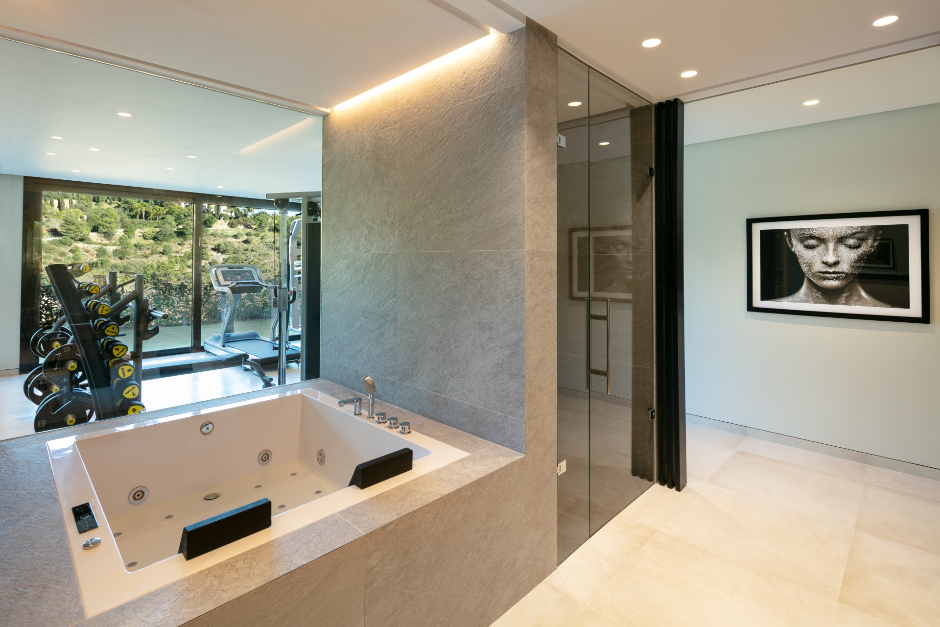 Villa with sea views and beautiful greenery in El Madroñal