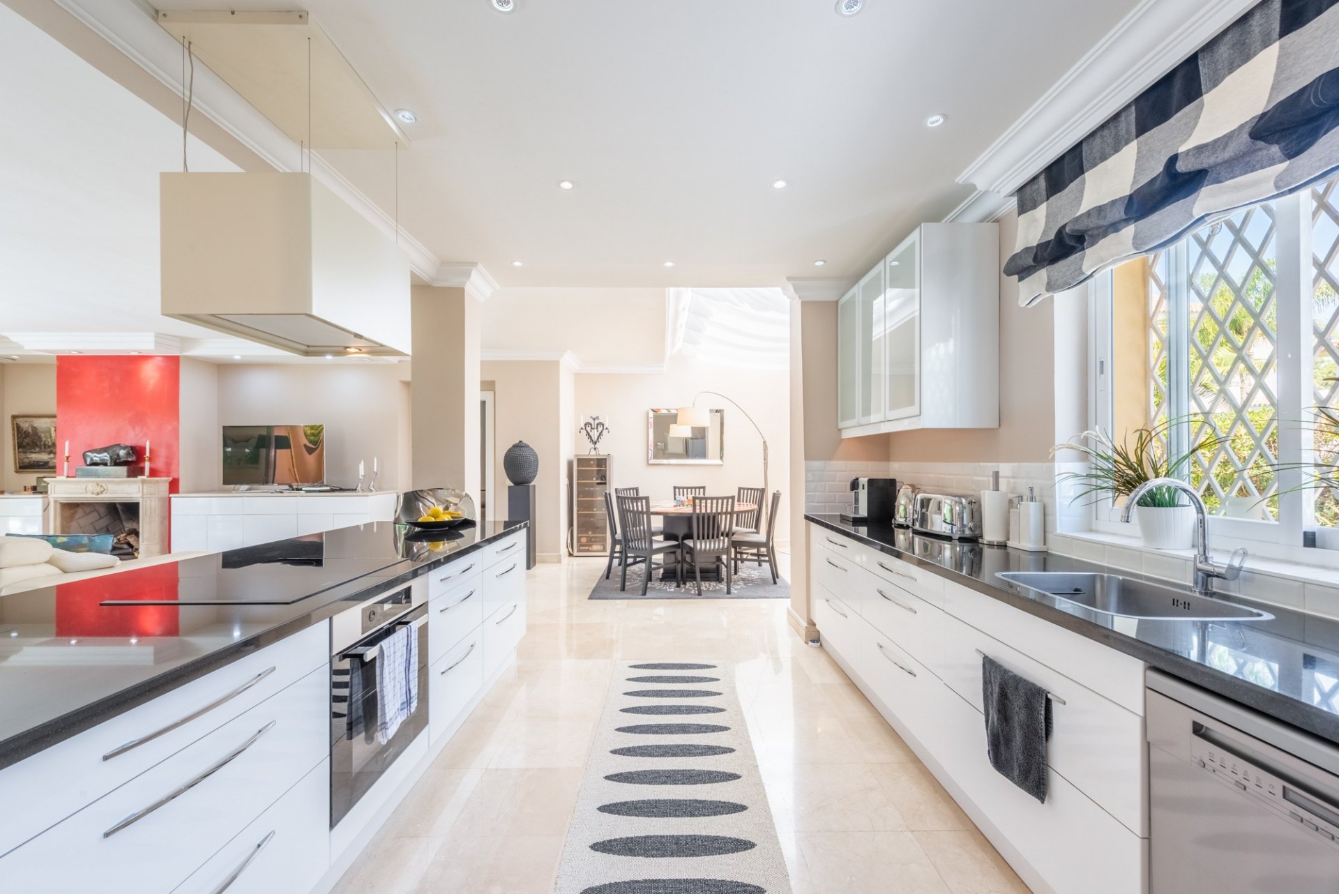 Timeless Villa on Golden Mile Beachside