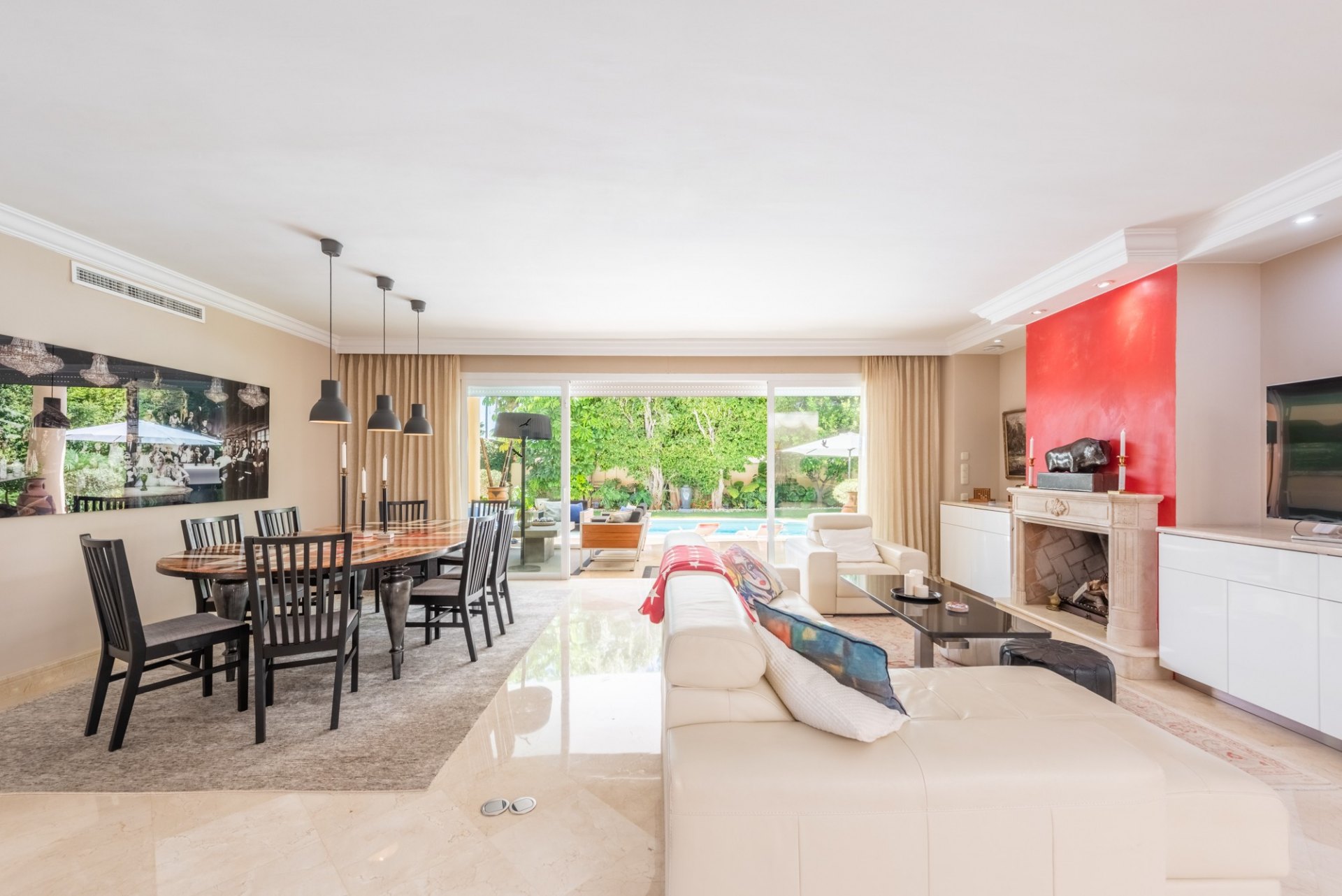 Timeless Villa on Golden Mile Beachside