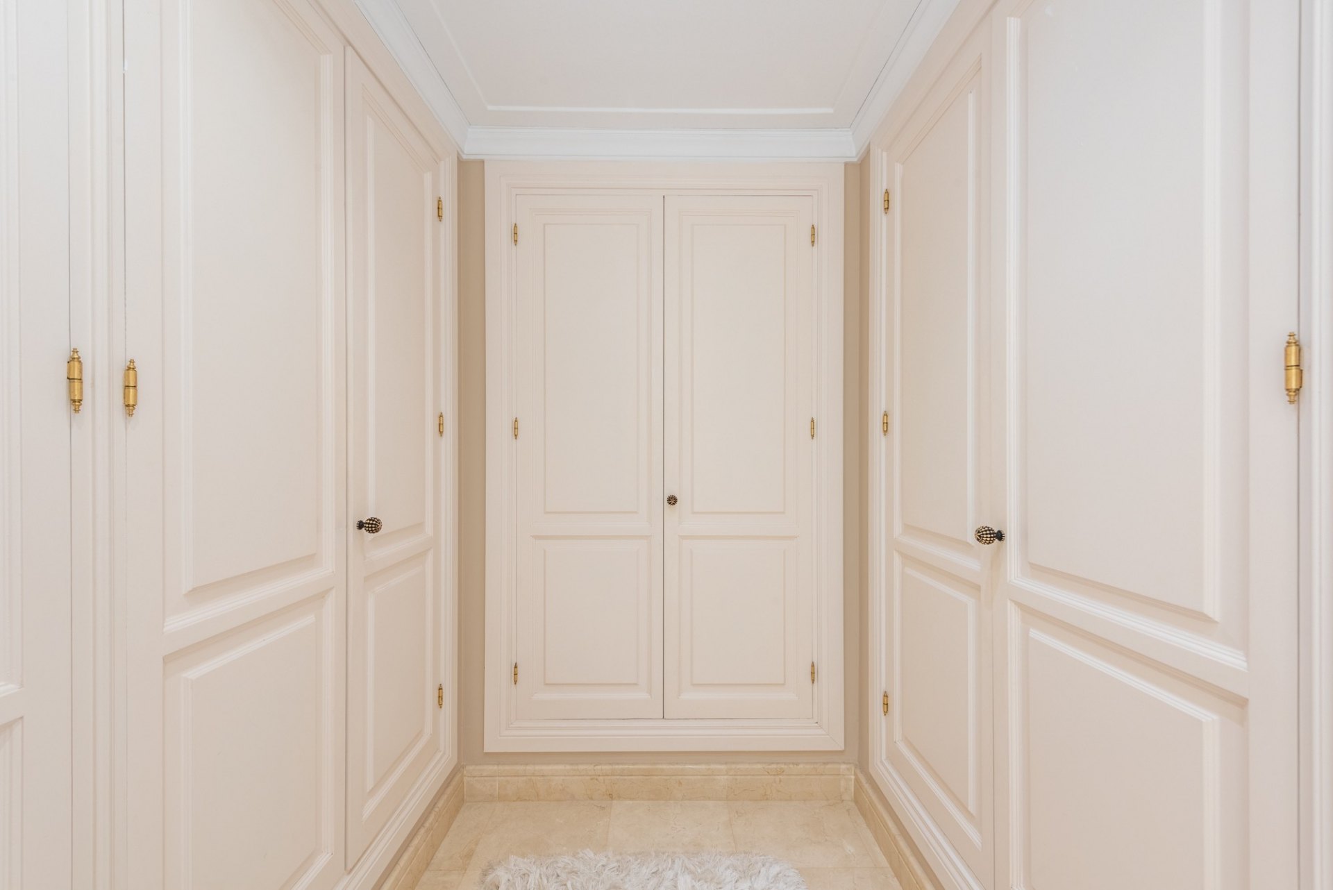 Timeless Villa on Golden Mile Beachside