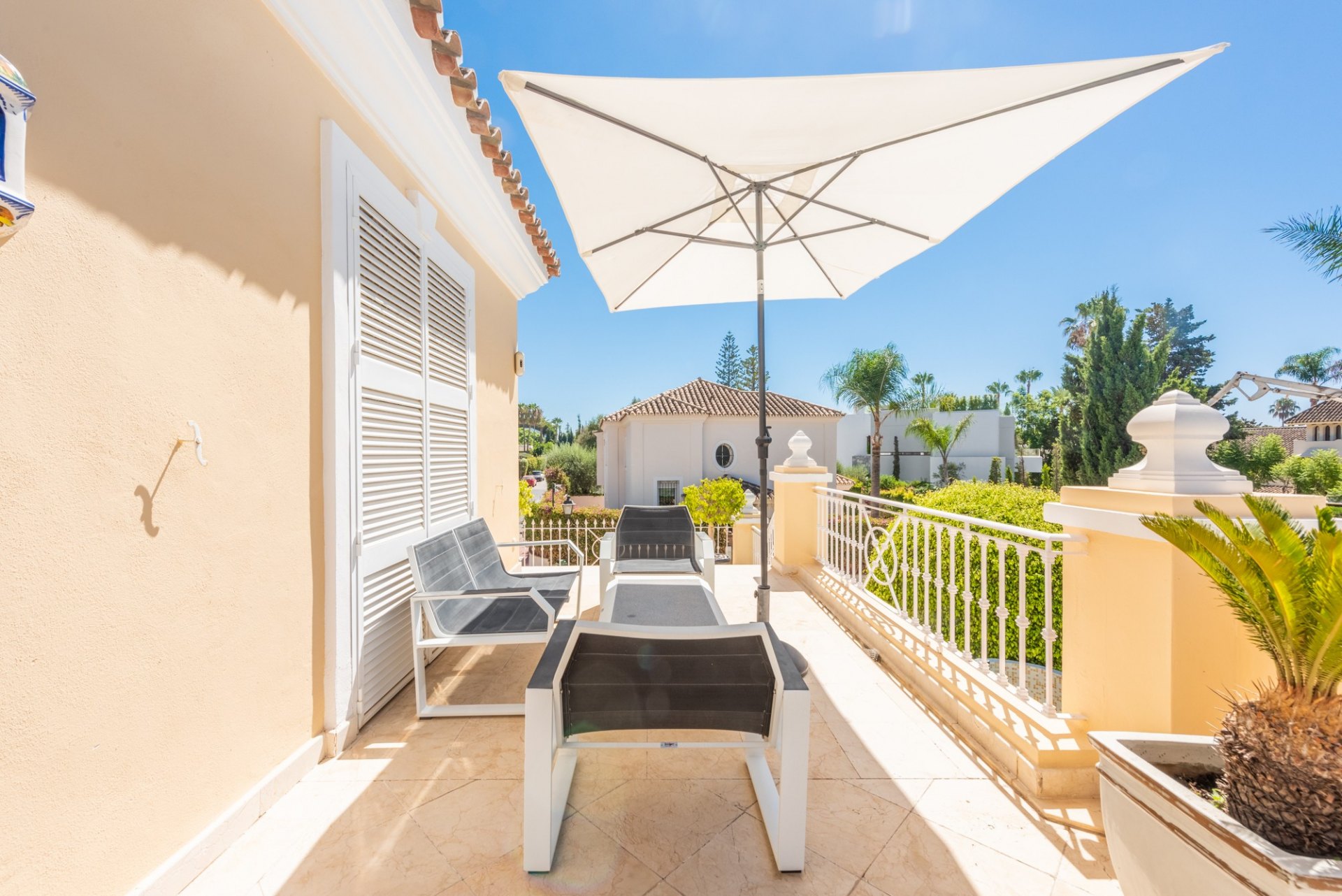 Timeless Villa on Golden Mile Beachside