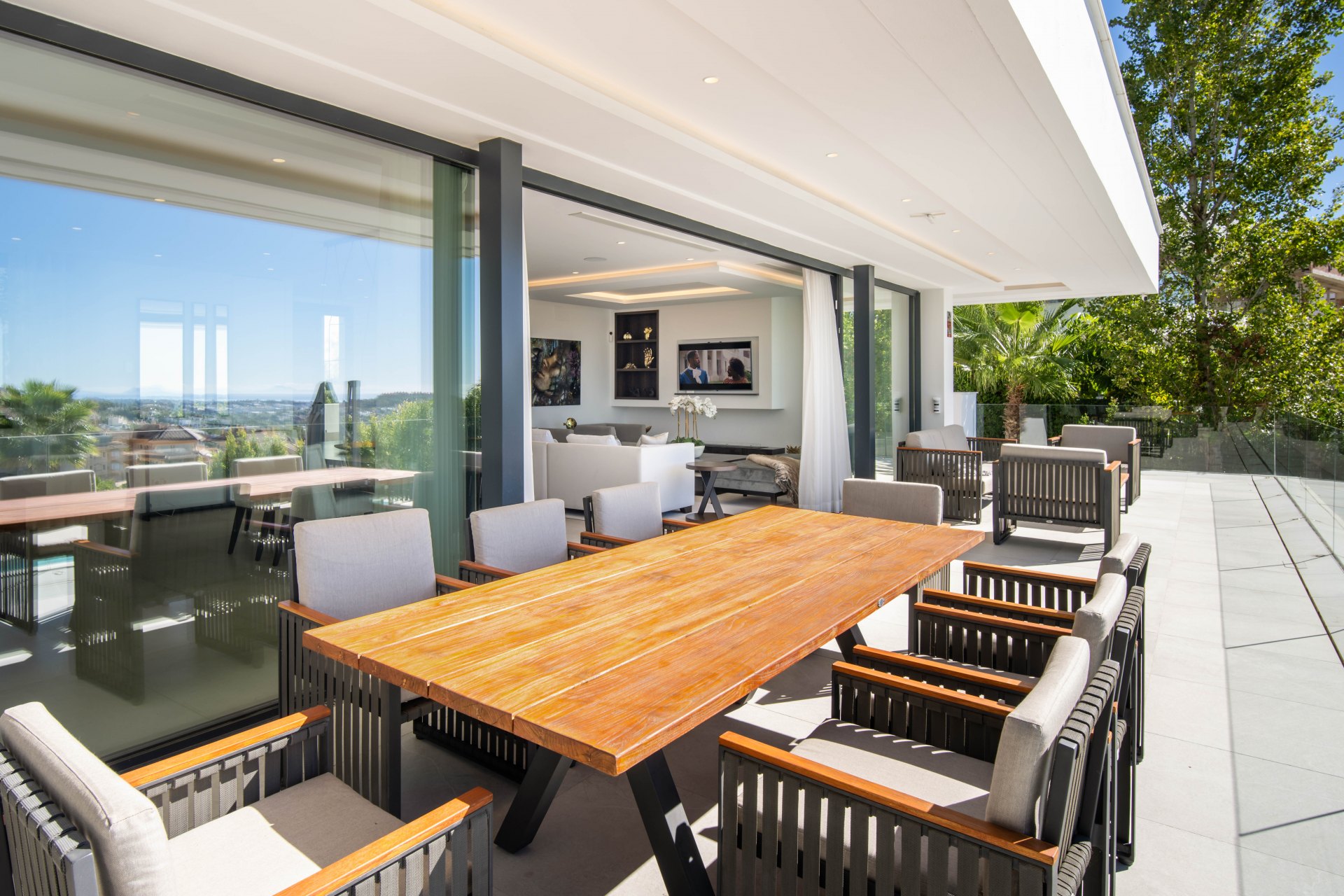 Very complete villa with stunning views in Nueva Andalucía