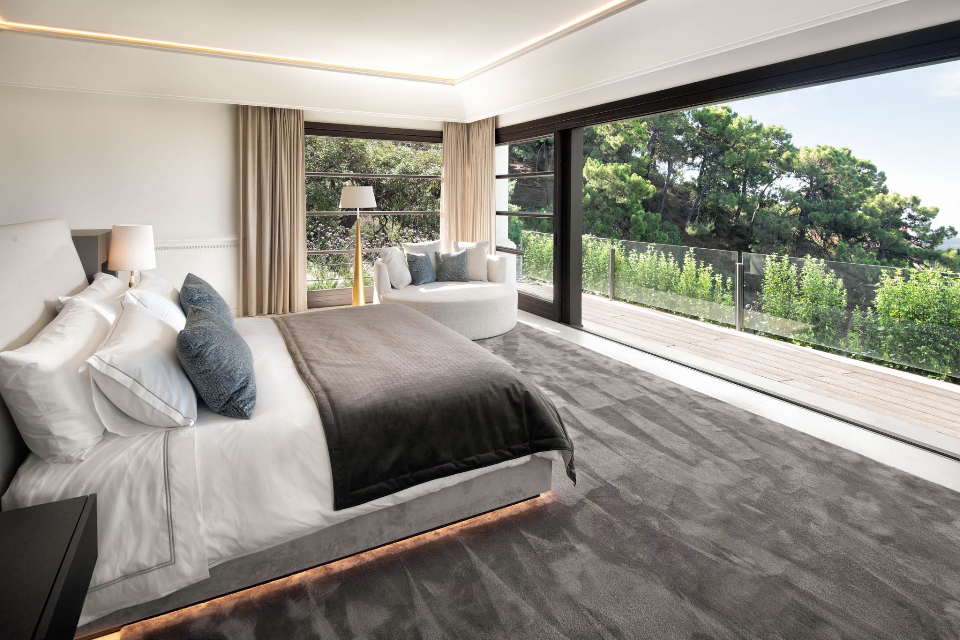 Renovated villa in the prestigious La Zagaleta development