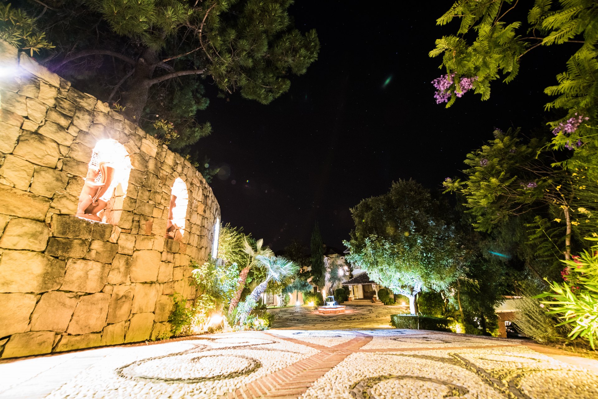 Belleza clásica y confort en una villa en las montañas de La Zagaleta