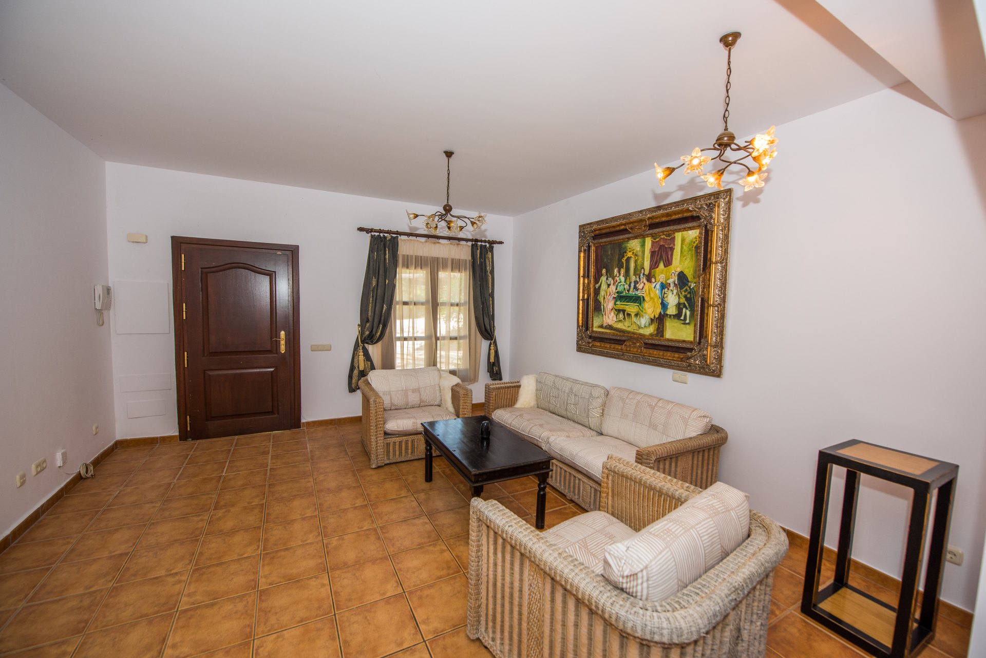 Belleza clásica y confort en una villa en las montañas de La Zagaleta