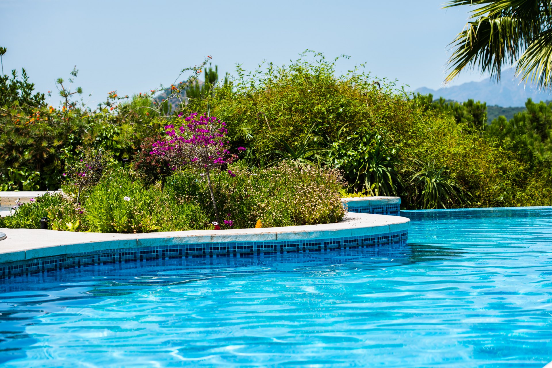 Belleza clásica y confort en una villa en las montañas de La Zagaleta