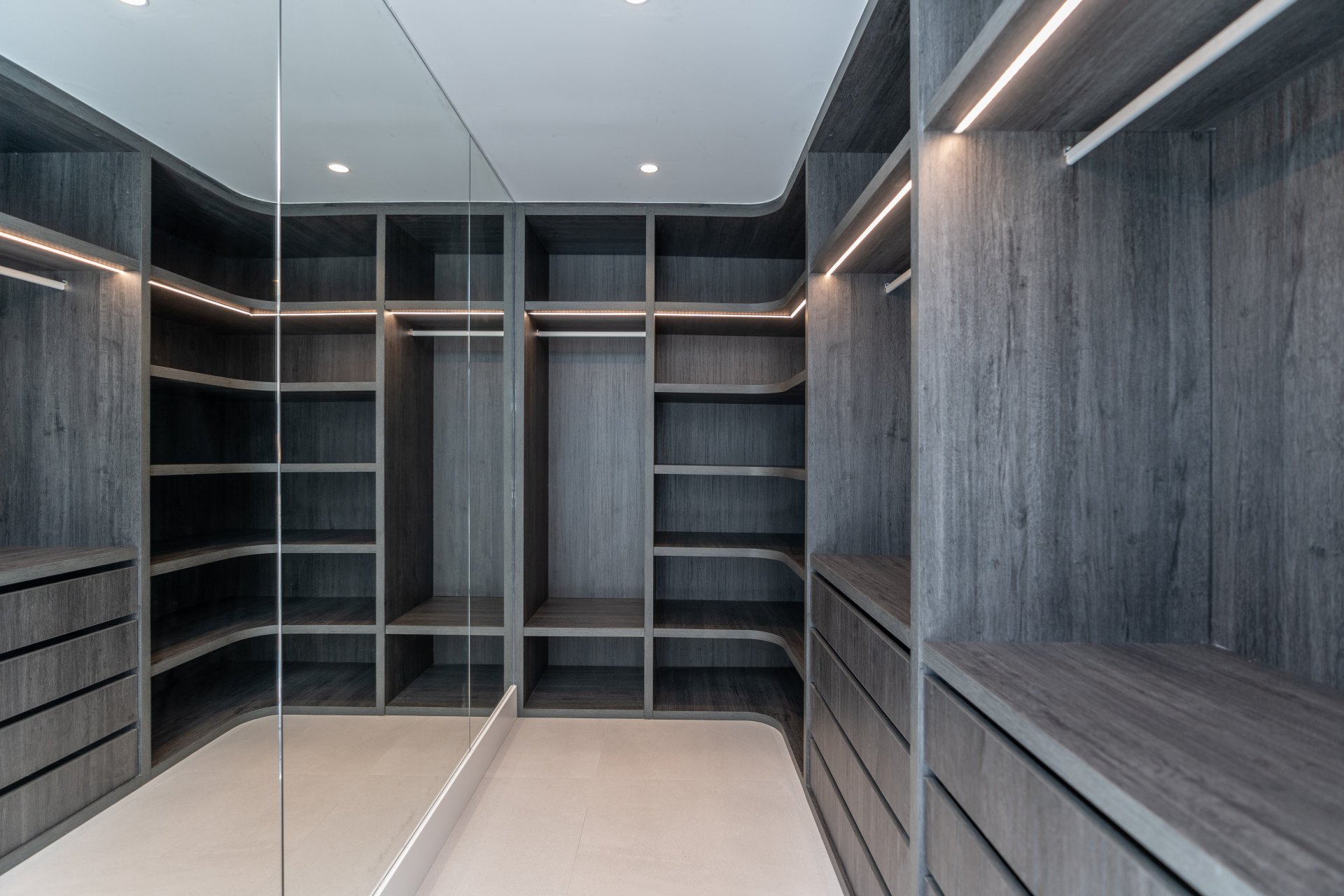 Unique villa in Las Brisas in the Golf Valley