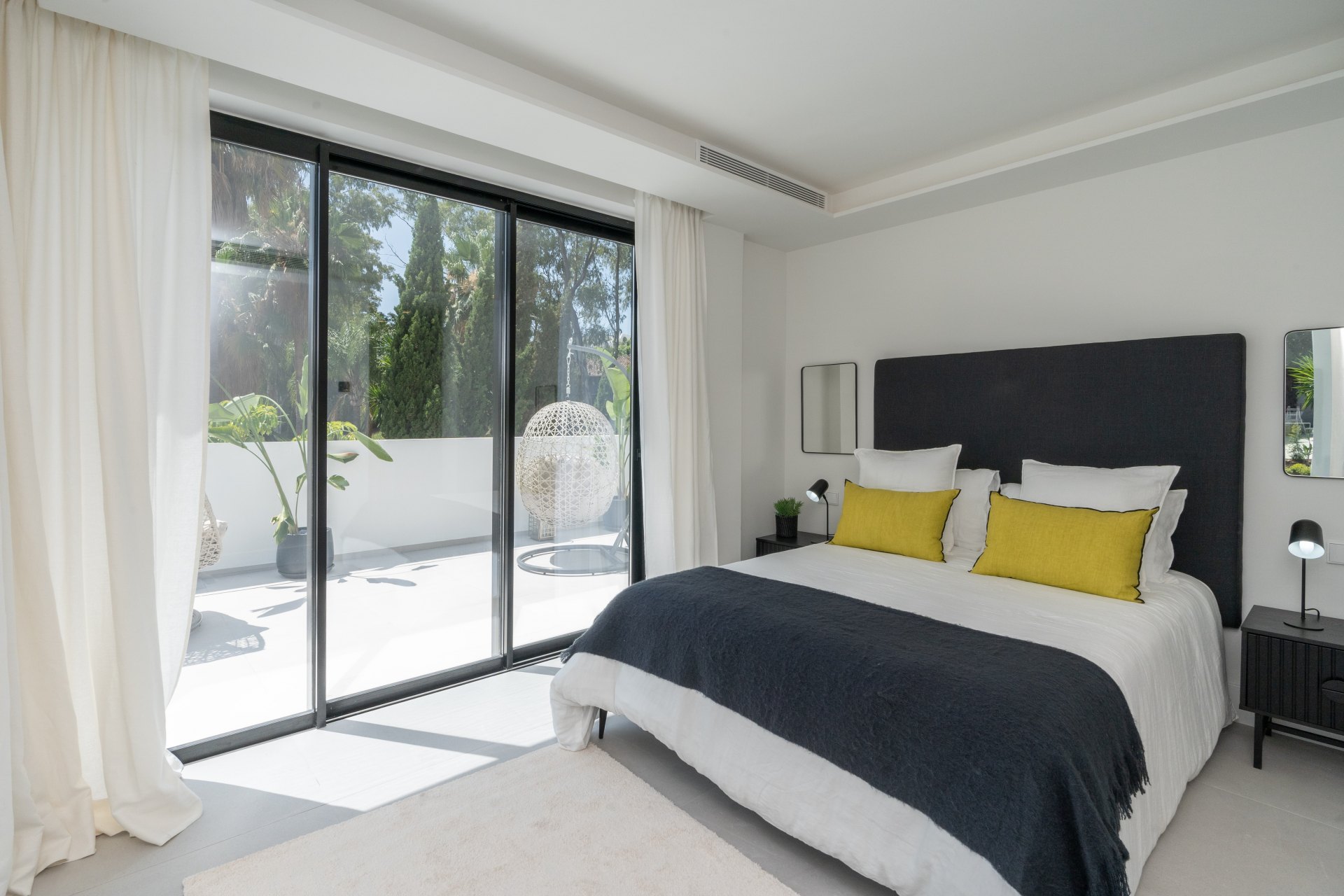 Unique villa in Las Brisas in the Golf Valley