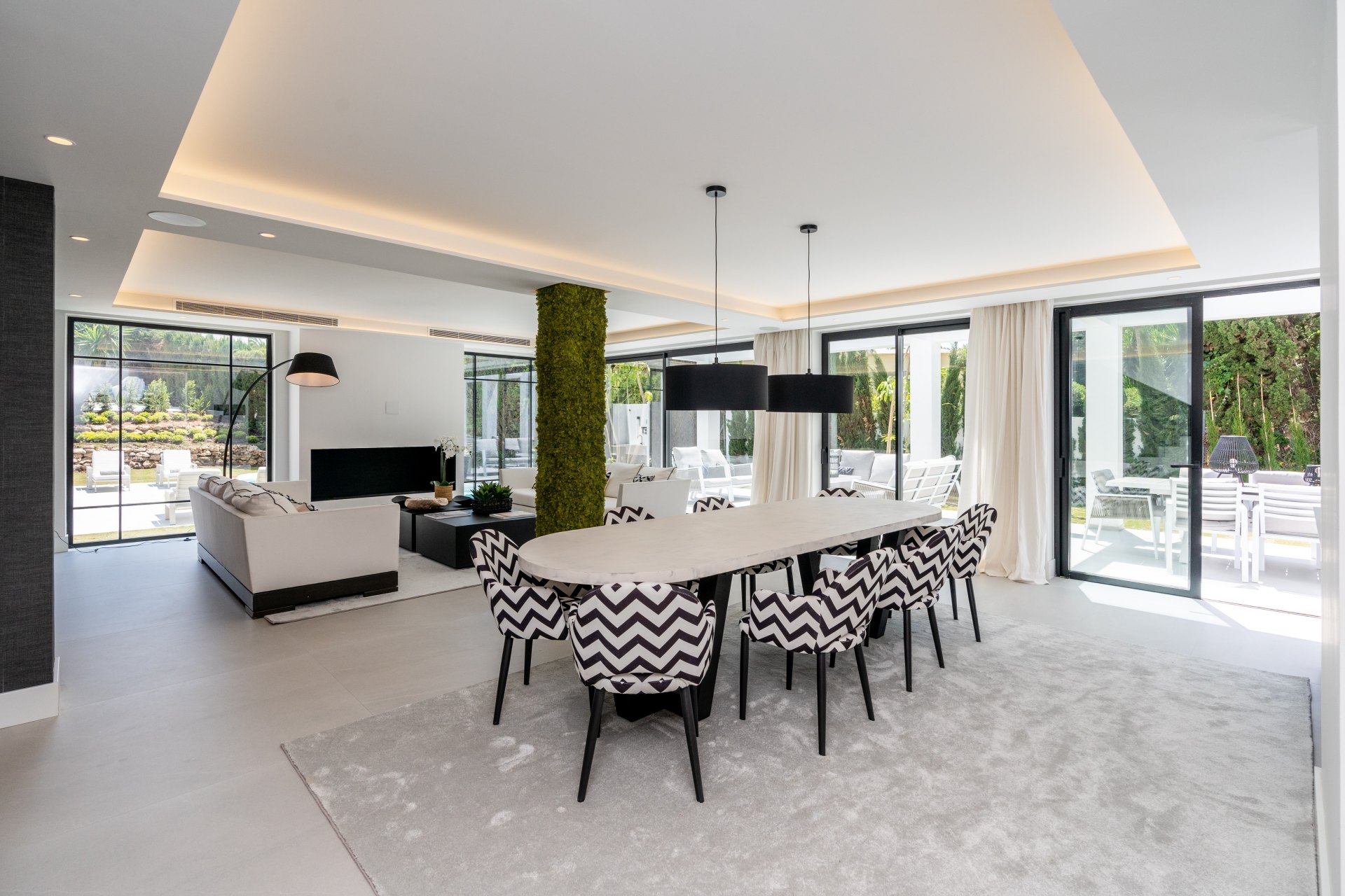 Unique villa in Las Brisas in the Golf Valley