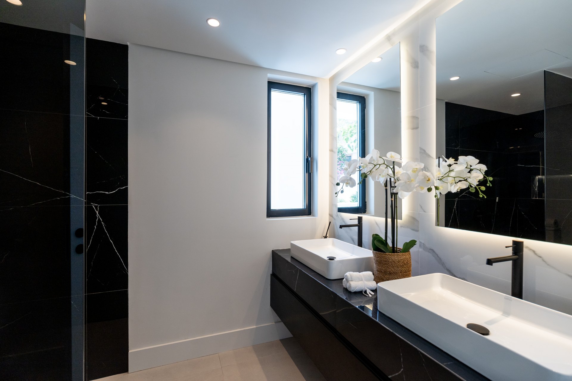 Unique villa in Las Brisas in the Golf Valley