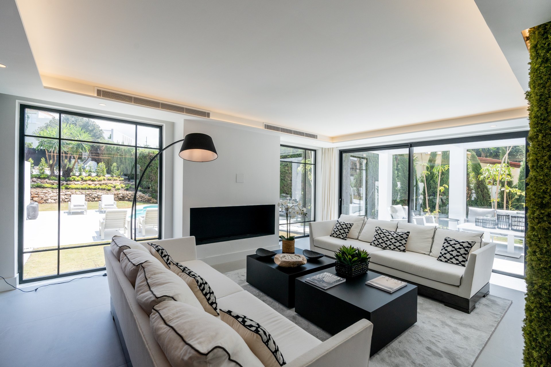 Unique villa in Las Brisas in the Golf Valley