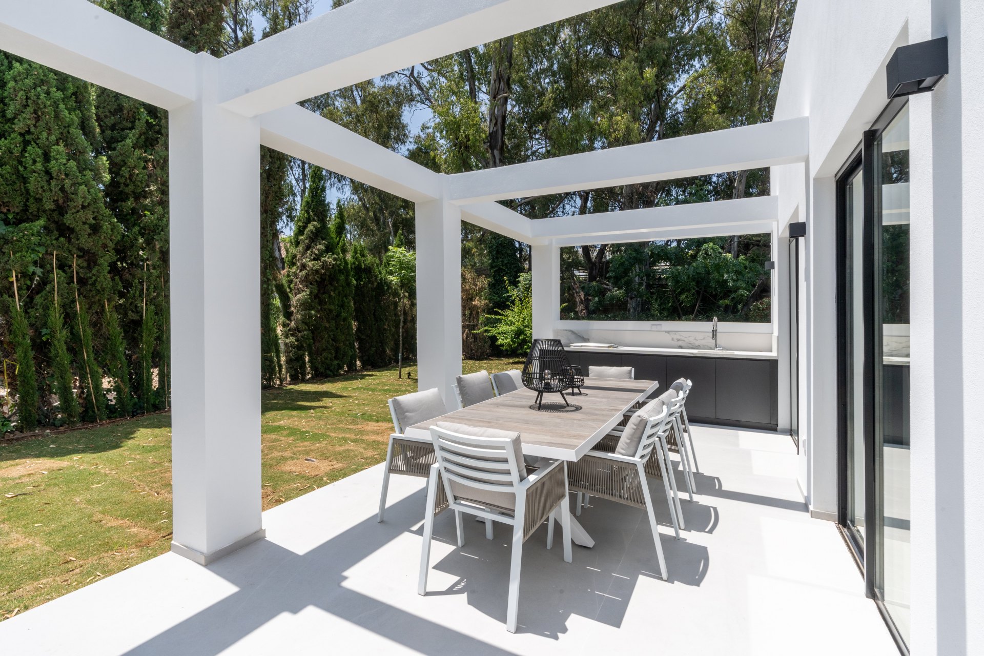 Unique villa in Las Brisas in the Golf Valley