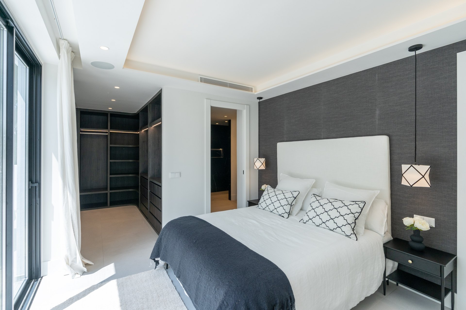 Unique villa in Las Brisas in the Golf Valley