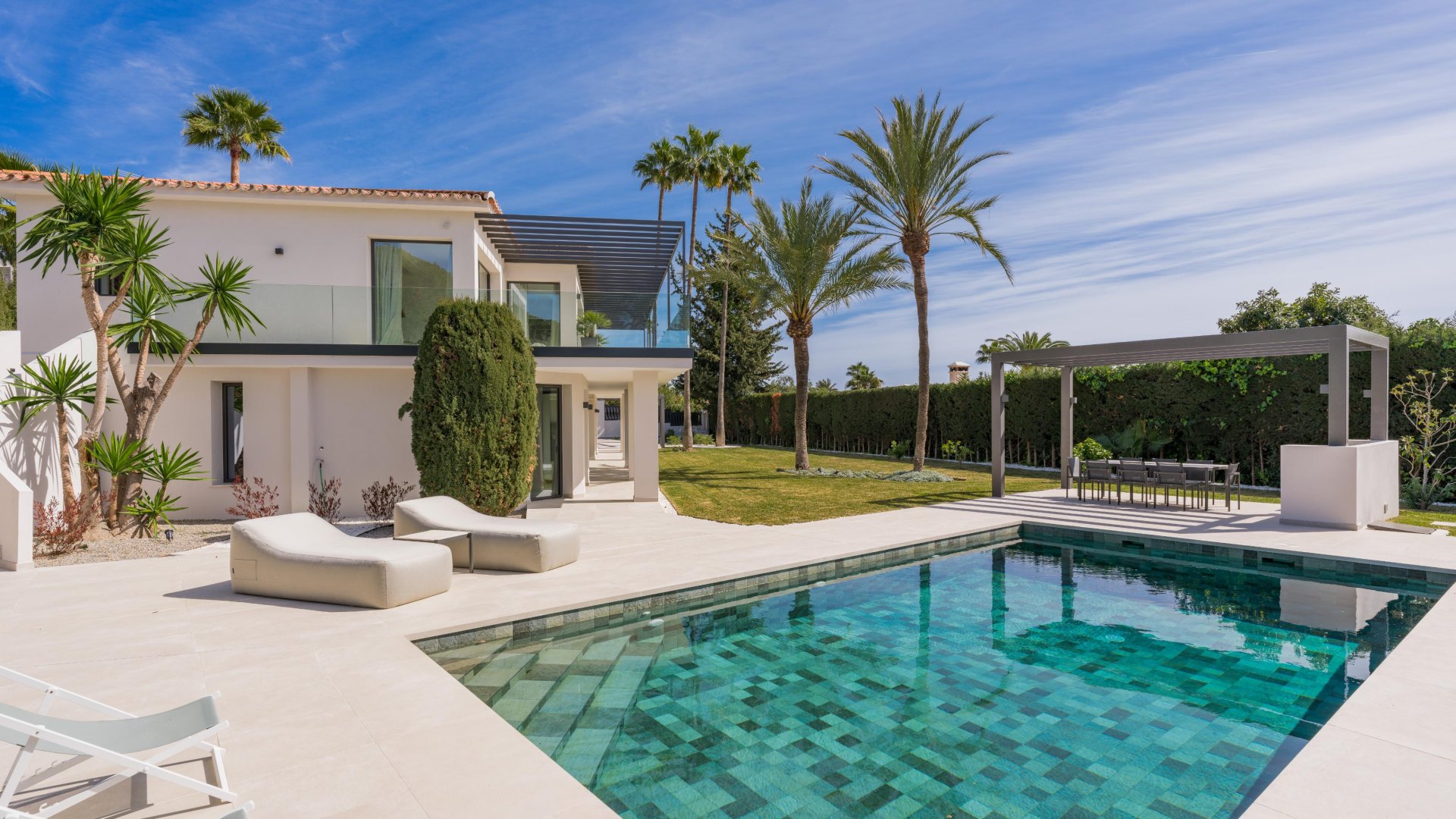 Newly renovated villa with sea views and perfect for families