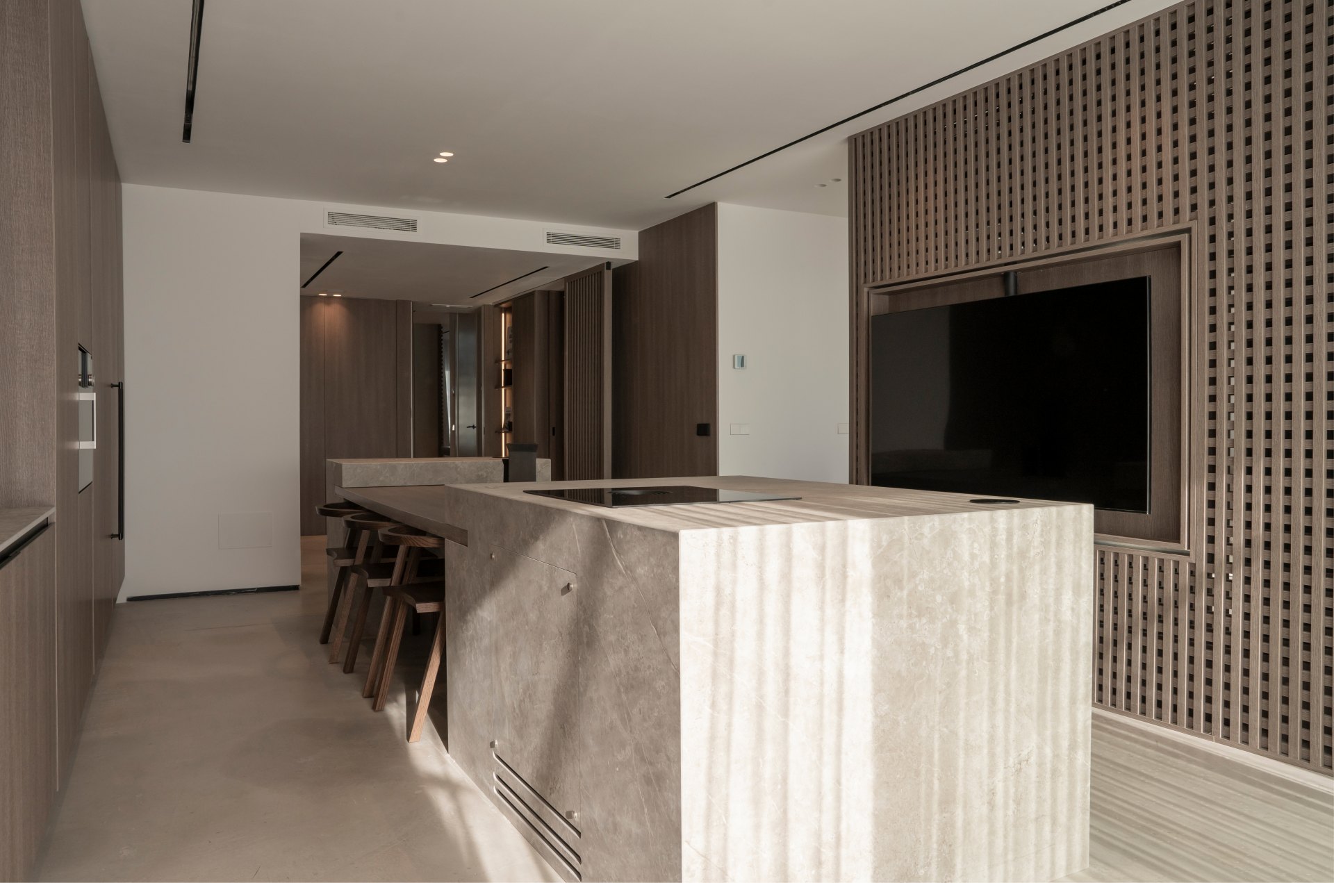 Bright beachfront duplex penthouse in a luxury residential complex in Estepona