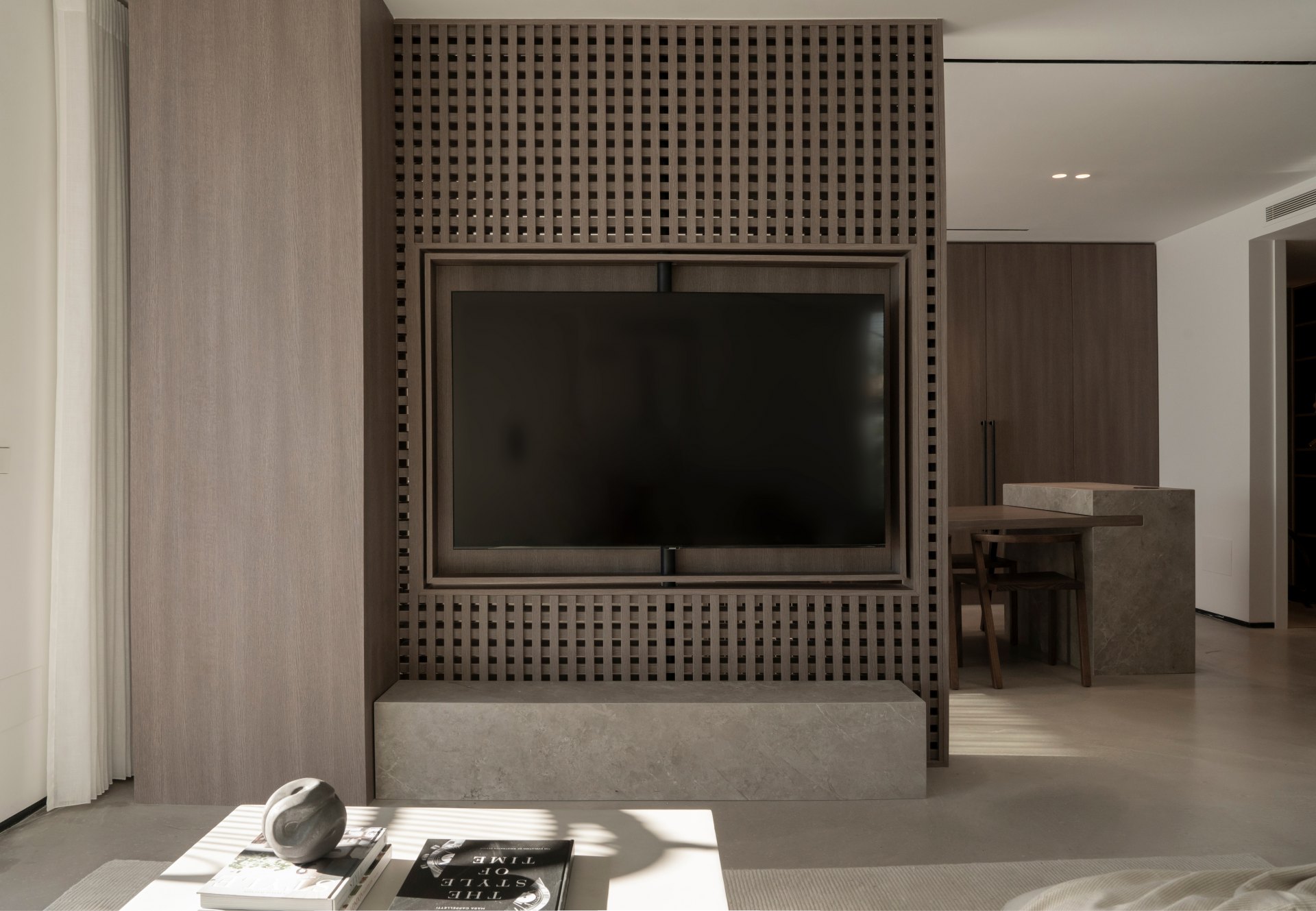 Bright beachfront duplex penthouse in a luxury residential complex in Estepona