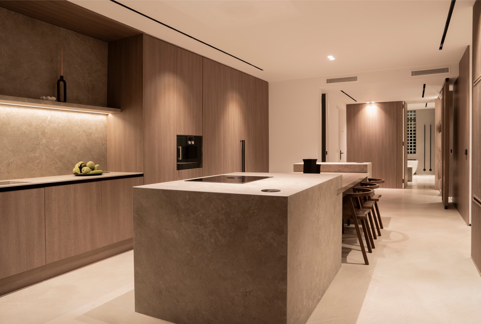 Bright beachfront duplex penthouse in a luxury residential complex in Estepona