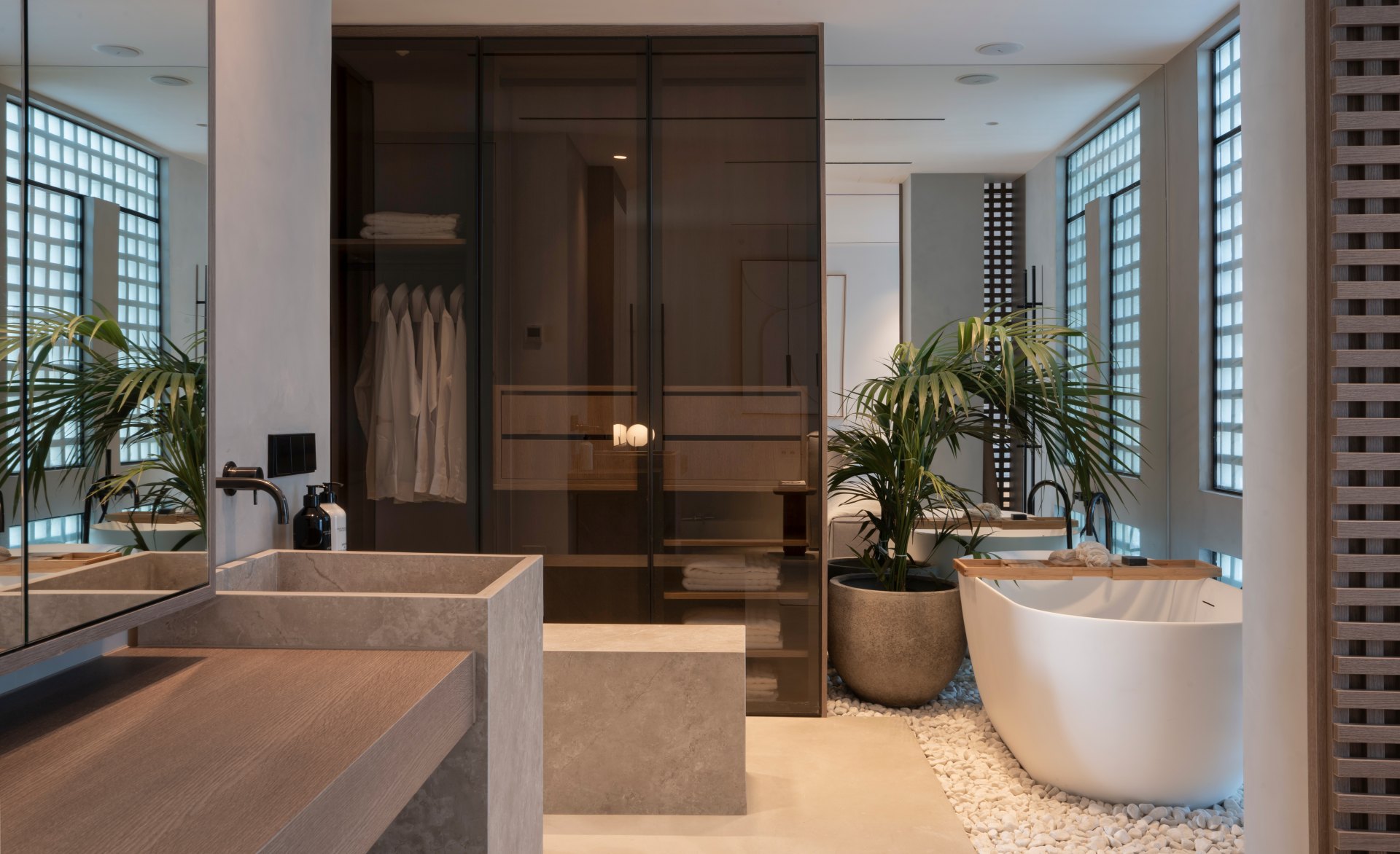 Bright beachfront duplex penthouse in a luxury residential complex in Estepona