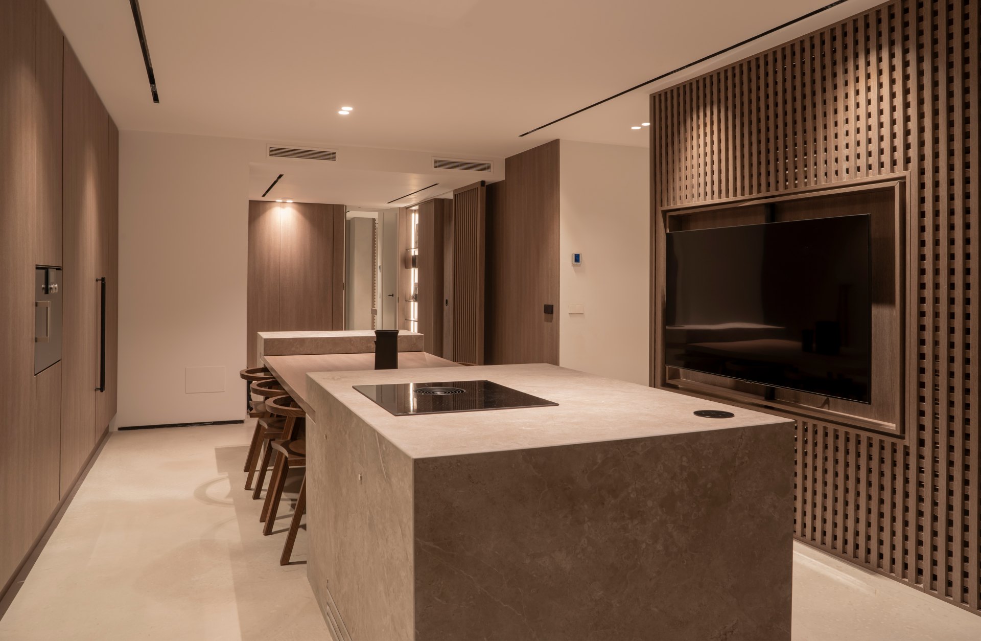 Bright beachfront duplex penthouse in a luxury residential complex in Estepona