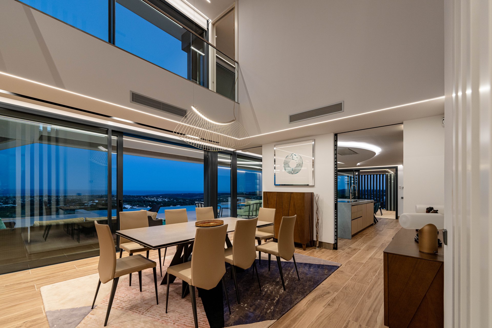 Breathtaking views and modern interior decoration in this villa in Sotogrande