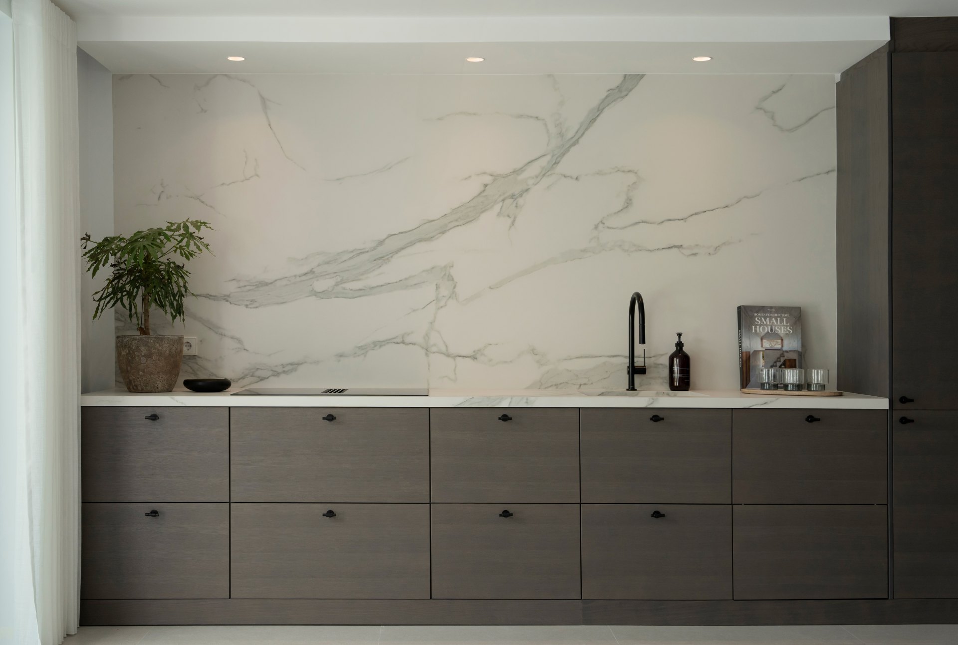 Villa in Nueva Andalucía in three styles: modern-Andalusian-Scandinavian