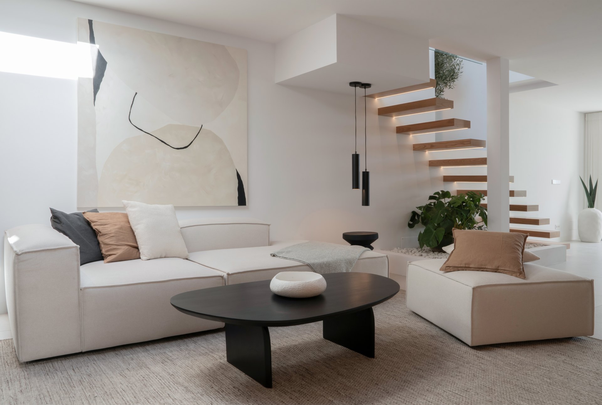 Villa in Nueva Andalucía in three styles: modern-Andalusian-Scandinavian