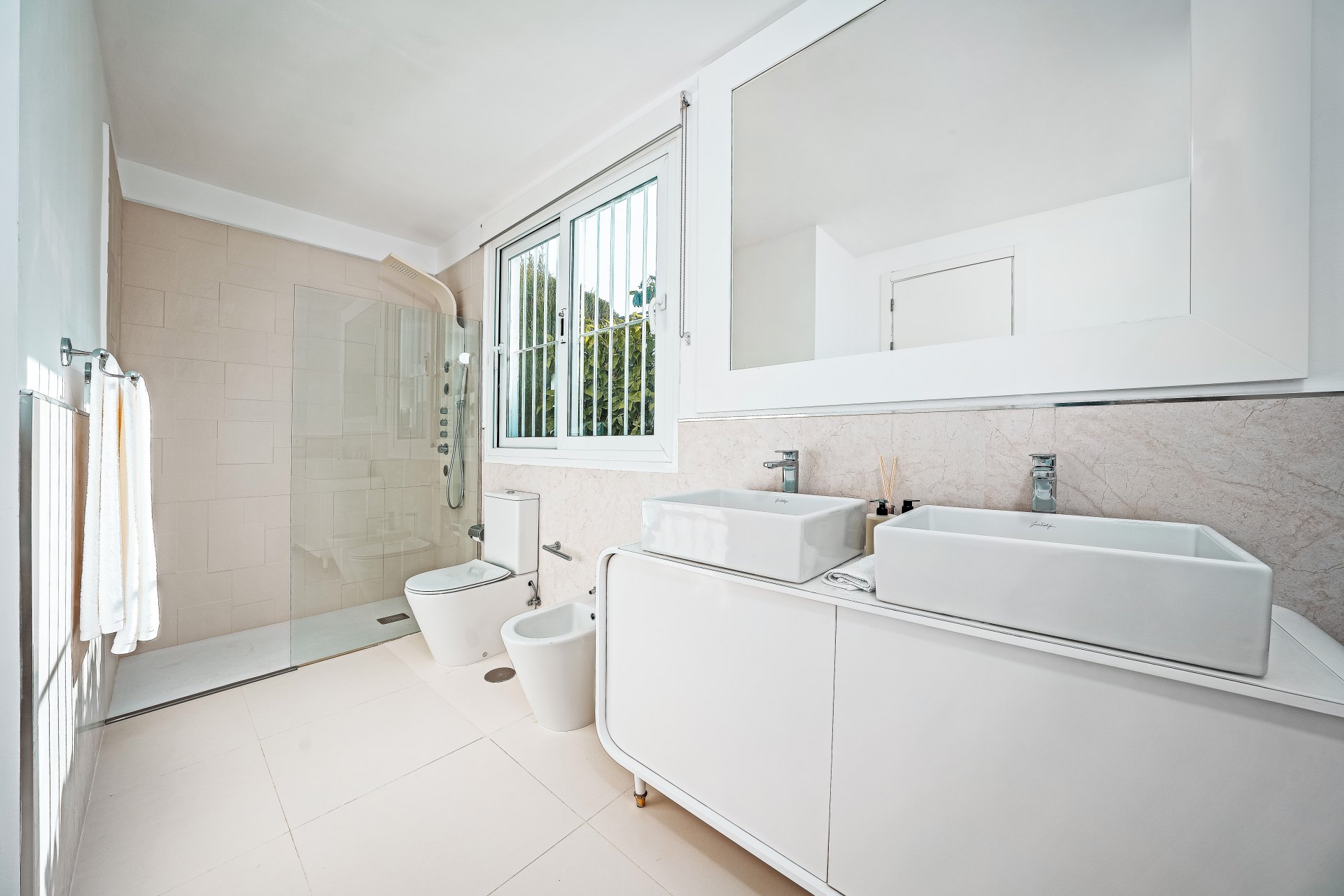 Beautiful villa, with lots of privacy and mountain views, in Nueva Andalucia