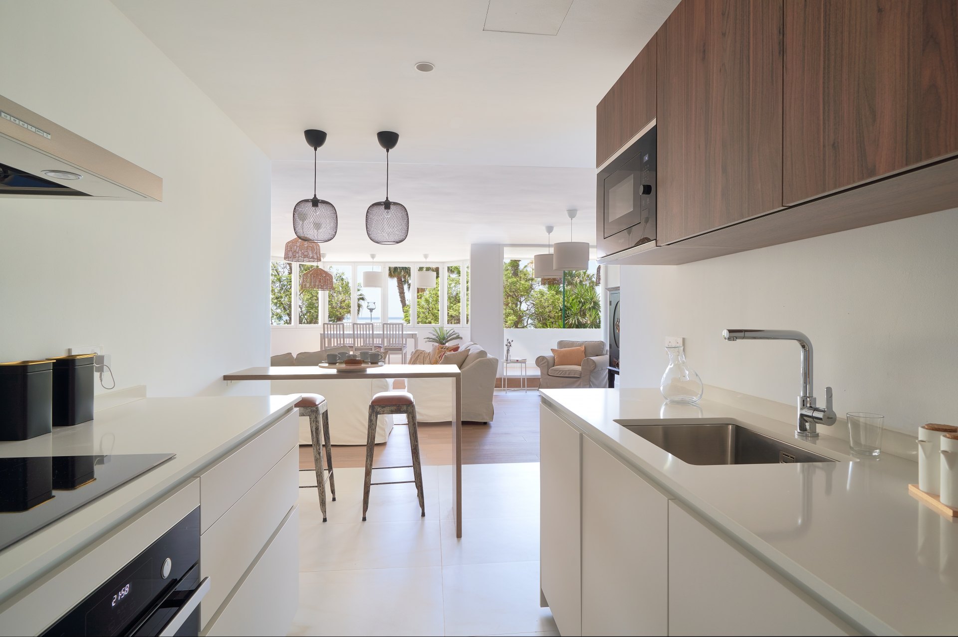 Refurbished frontline beach apartment in La Caleta