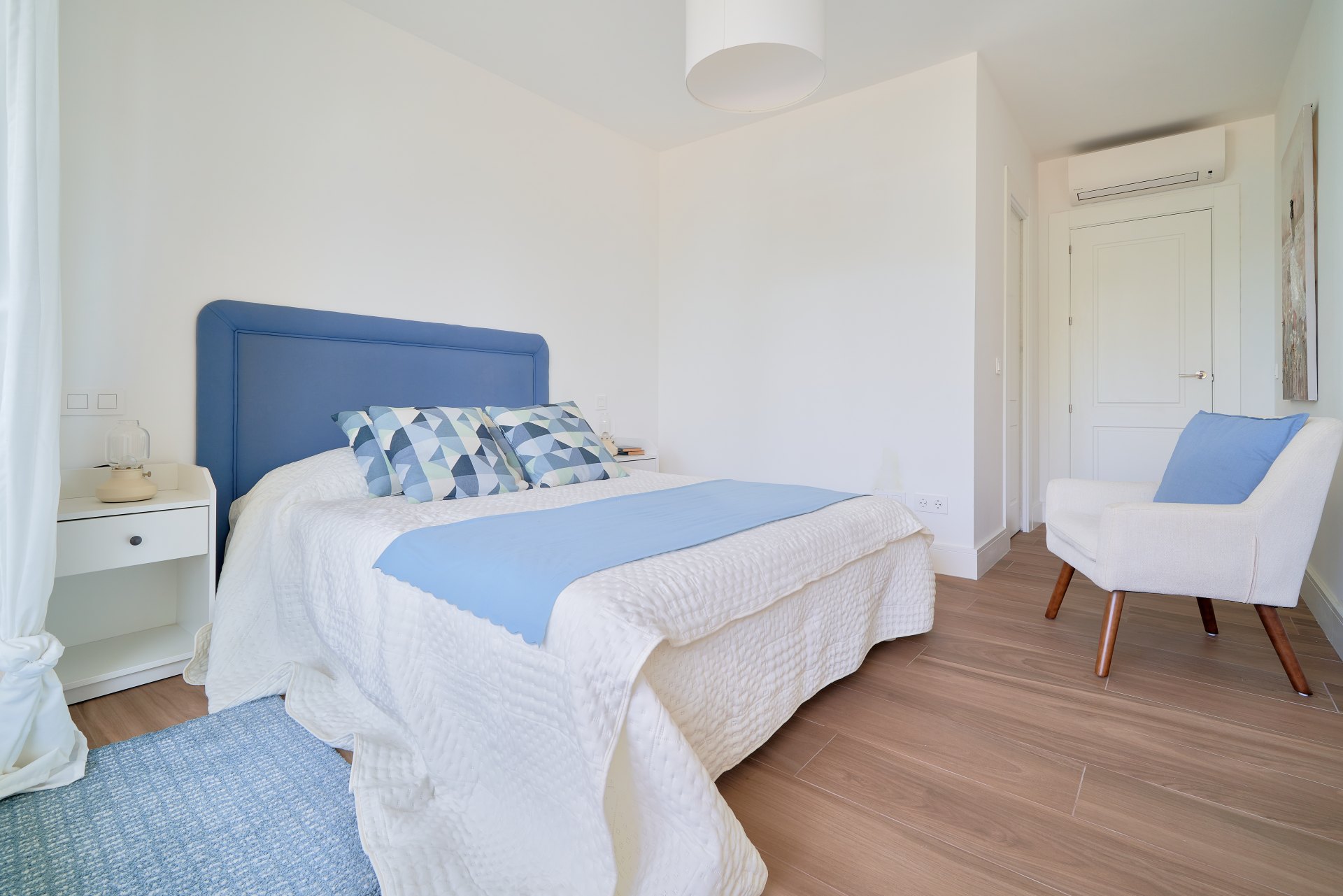 Refurbished frontline beach apartment in La Caleta