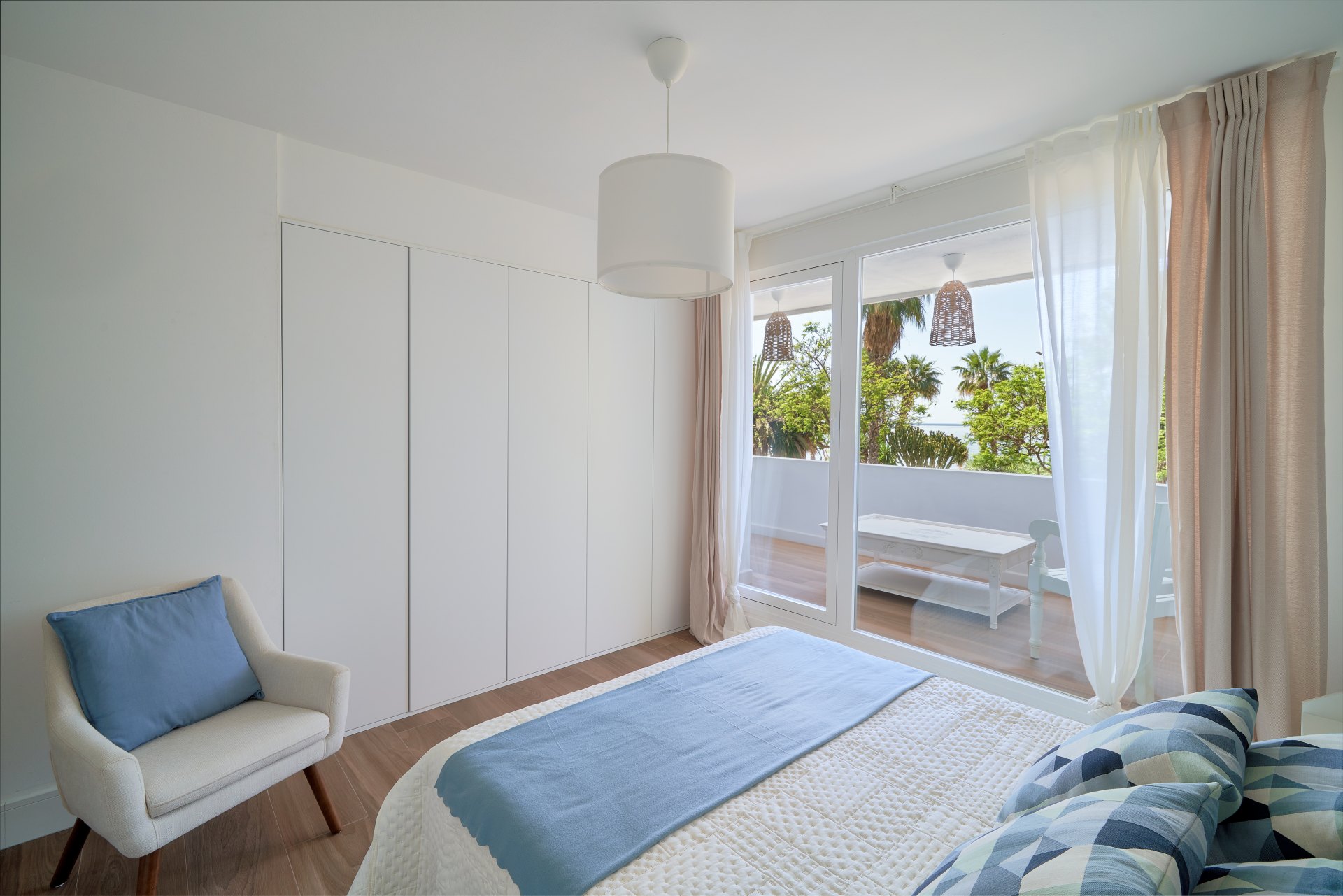 Refurbished frontline beach apartment in La Caleta