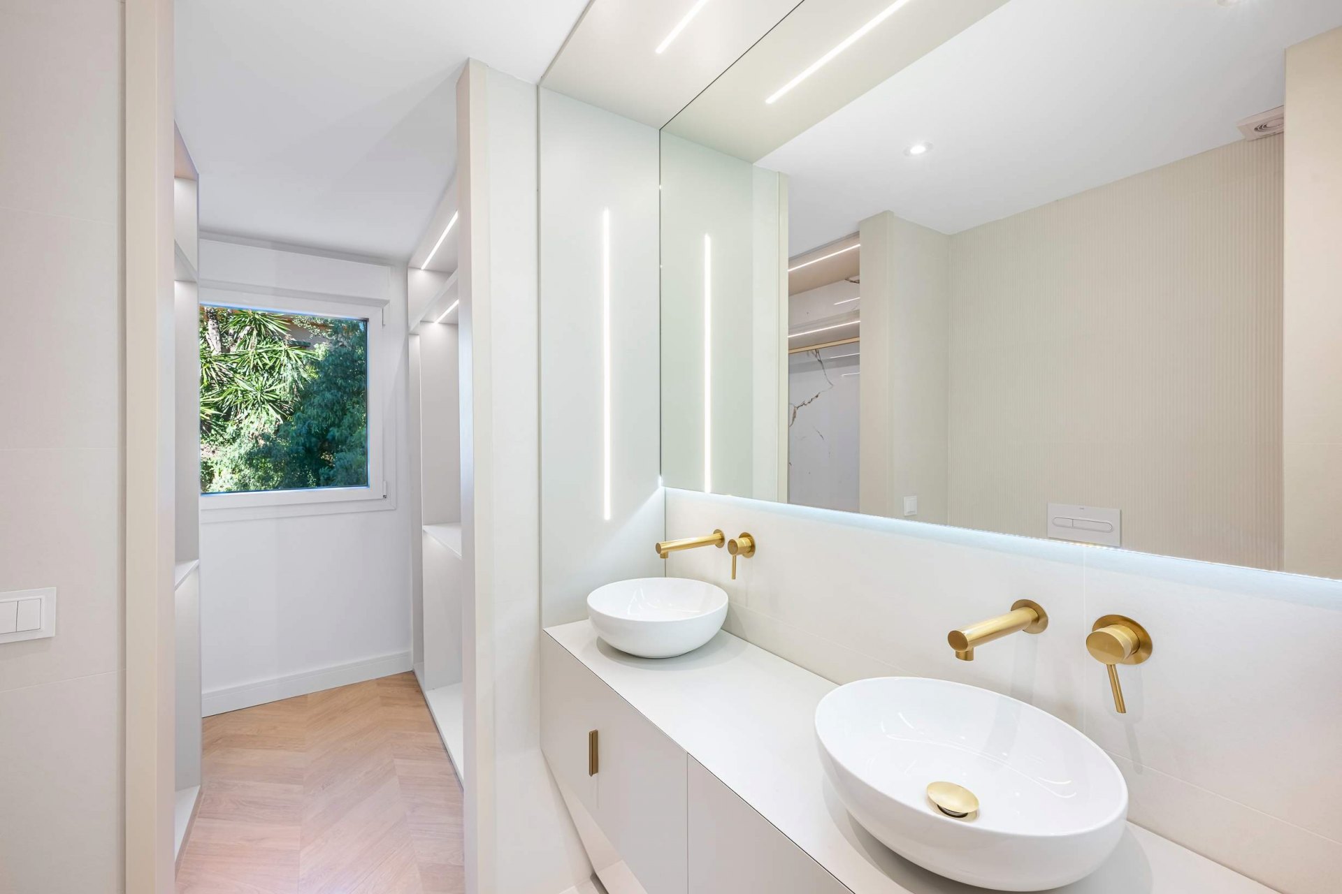 Sophisticated City Apartment in the Heart of Málaga walking distance to the sea, Málaga